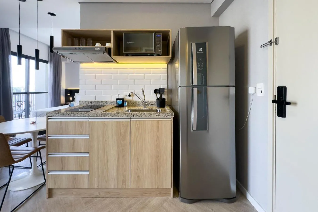 Kitchen or kitchenette in 360 Brooklin