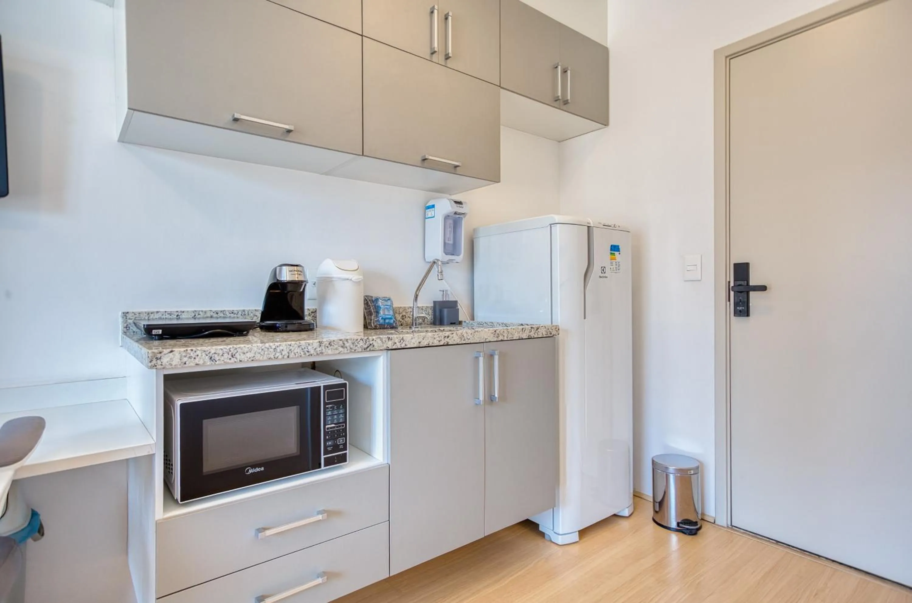 Kitchen or kitchenette in 360 Brooklin
