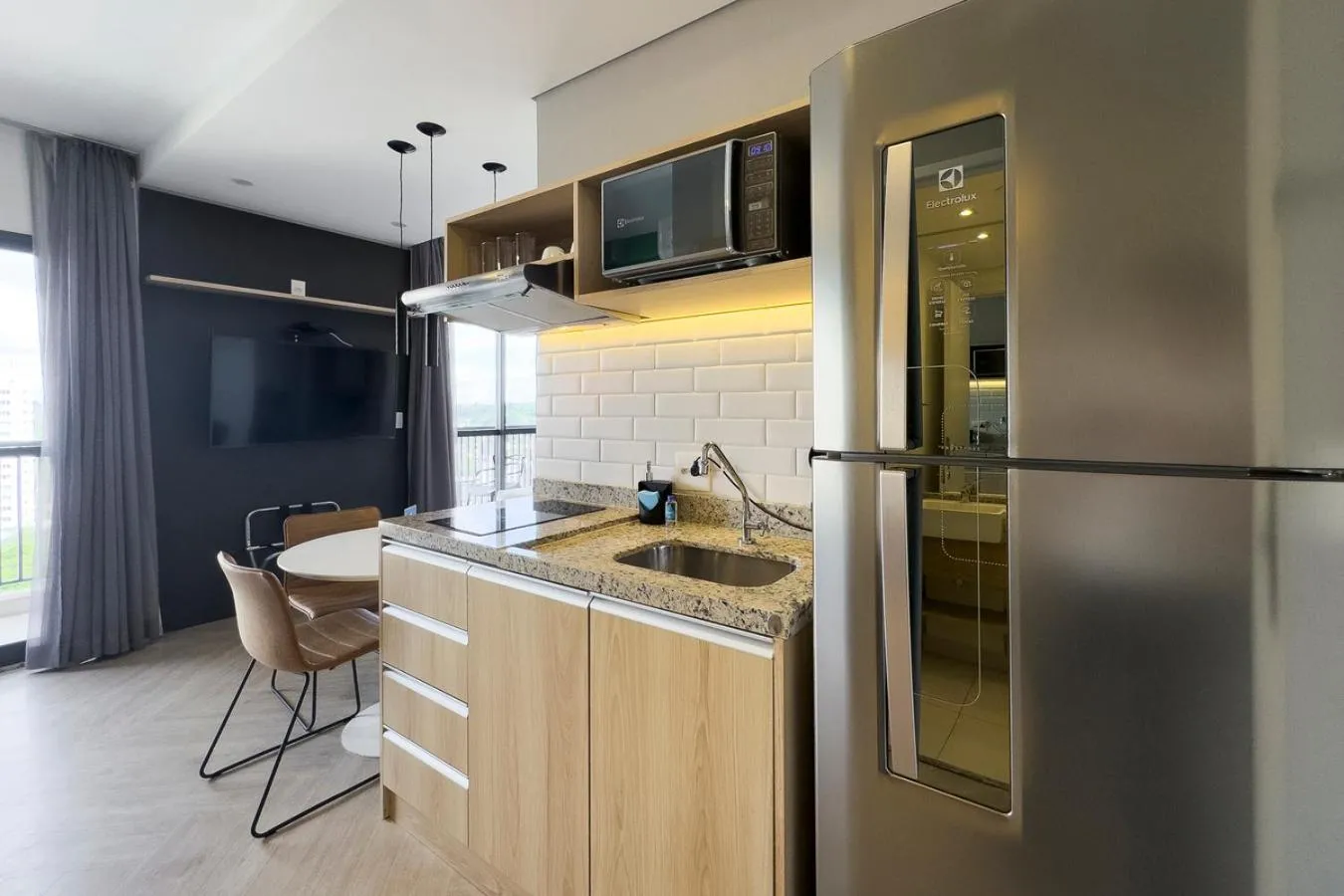 Kitchen or kitchenette in 360 Brooklin