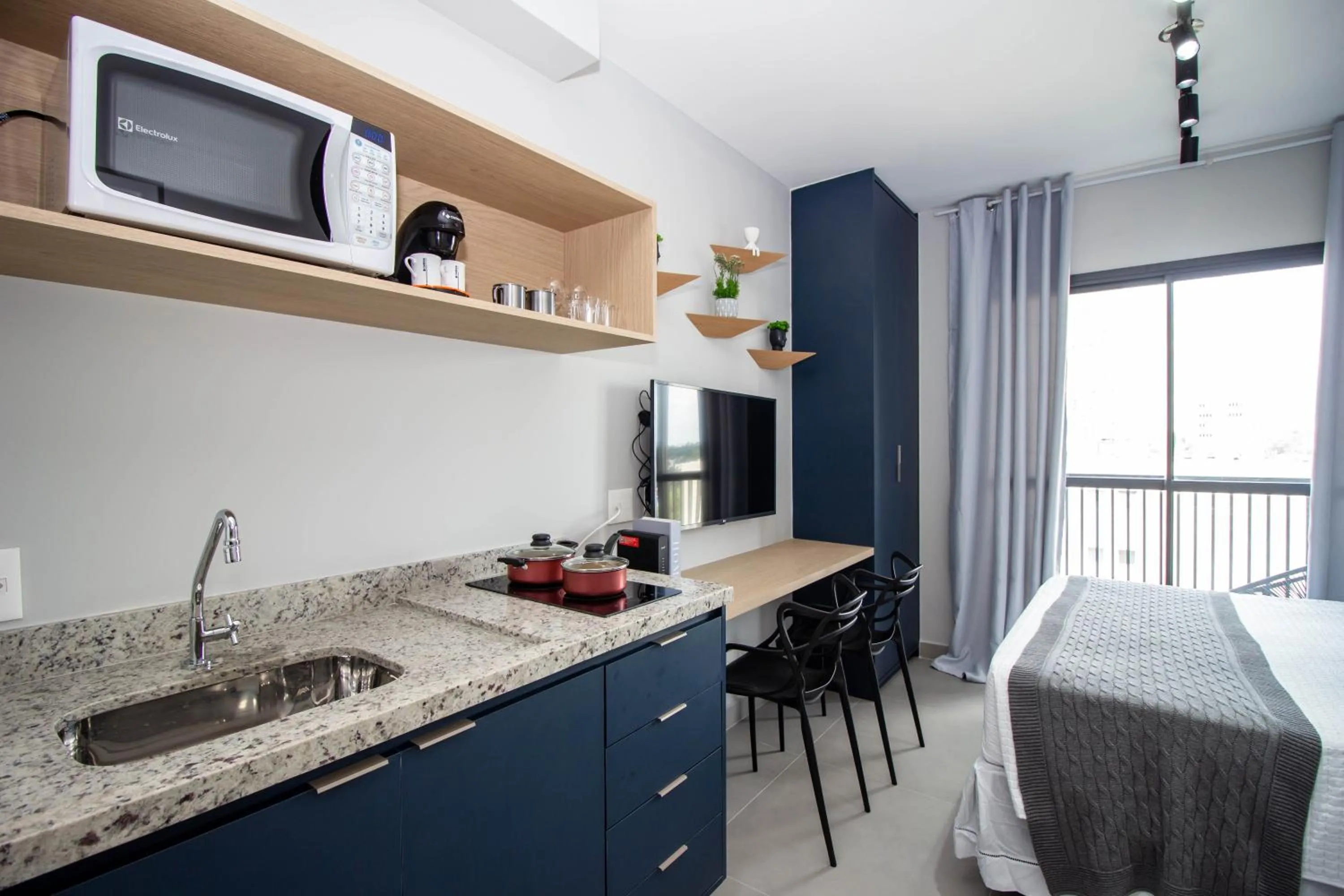 Kitchen or kitchenette in 360 Brooklin