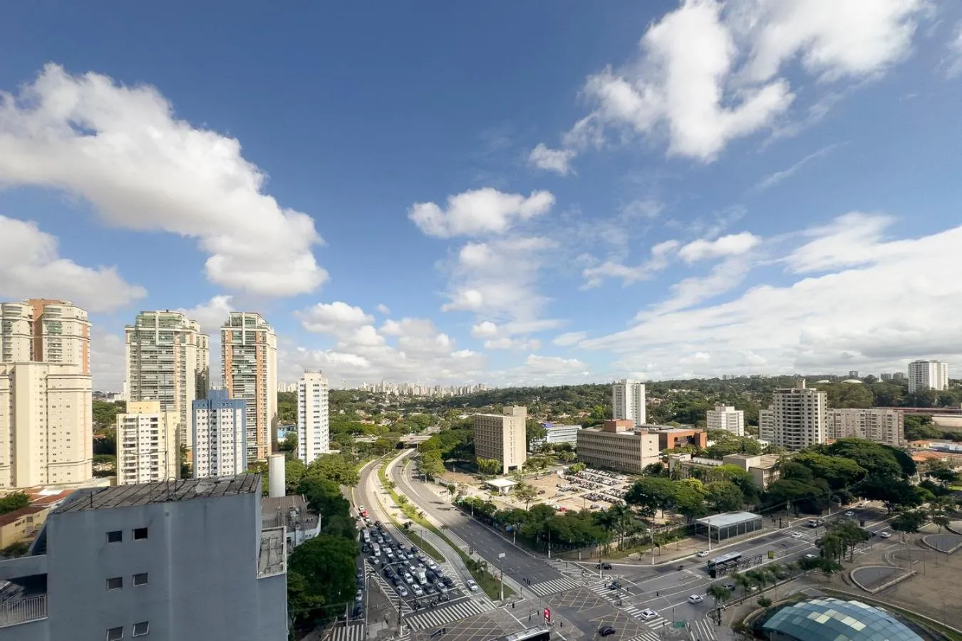 City view in 360 Brooklin