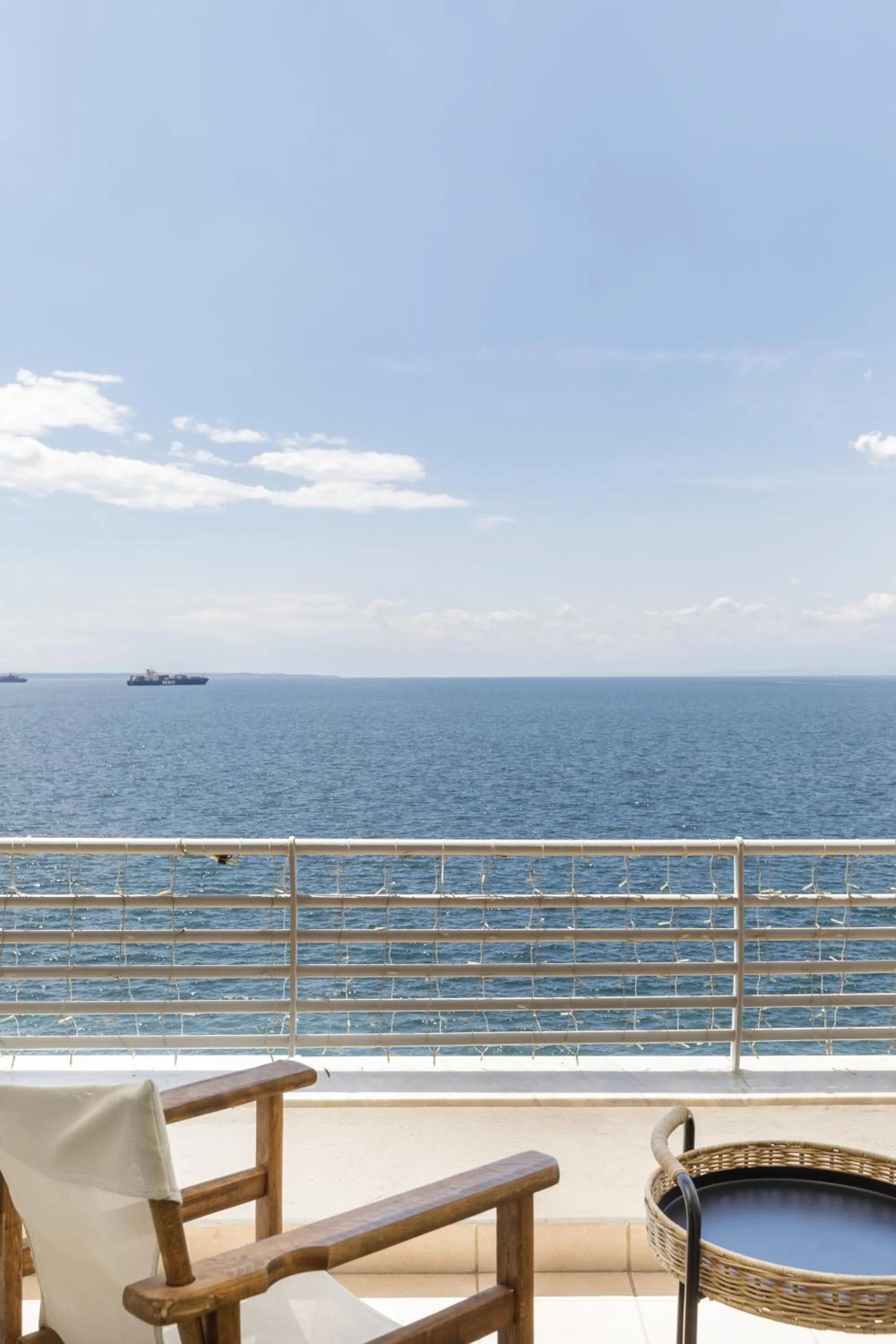 Day in Infinity & Beyond by halu! - Seafront apartments