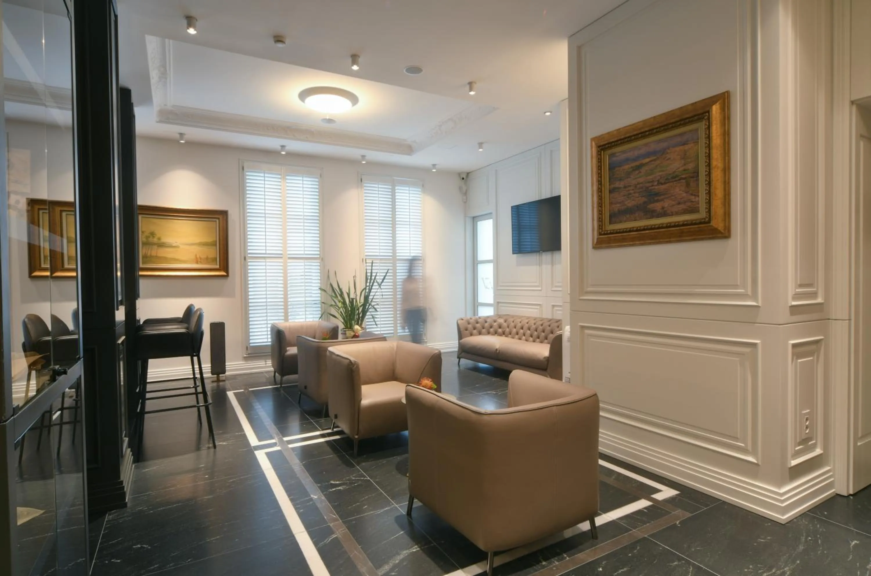 TV and multimedia in VIZUALIZA Residence Hotel