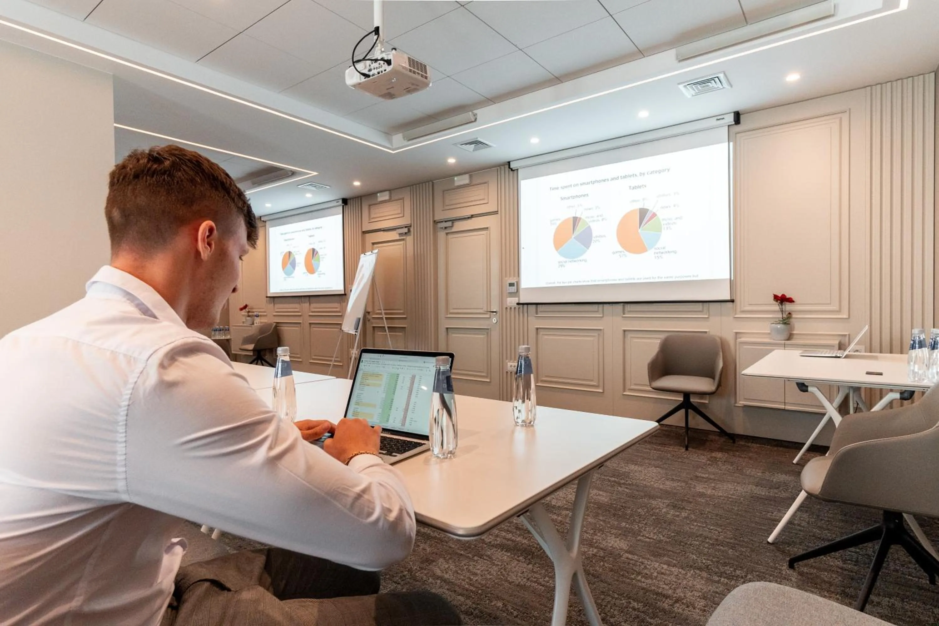 People in VIZUALIZA Residence Hotel