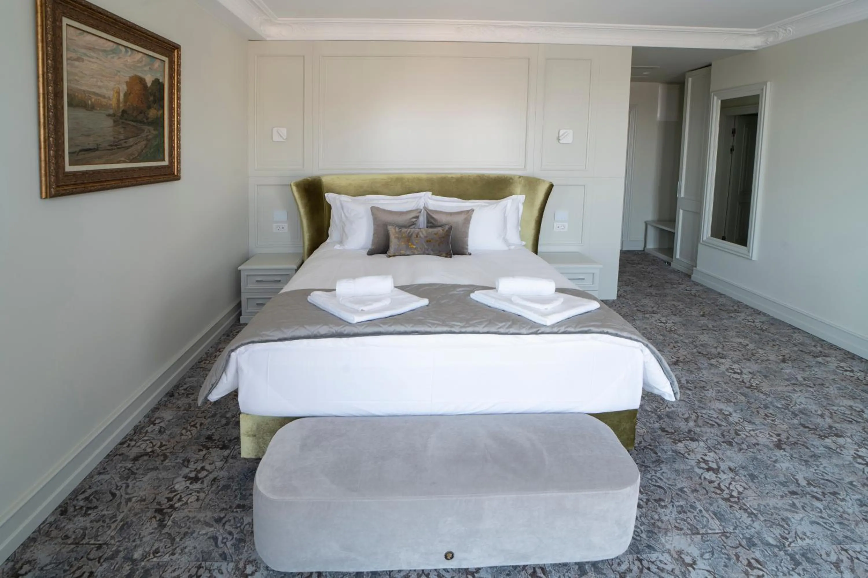 Bed in VIZUALIZA Residence Hotel