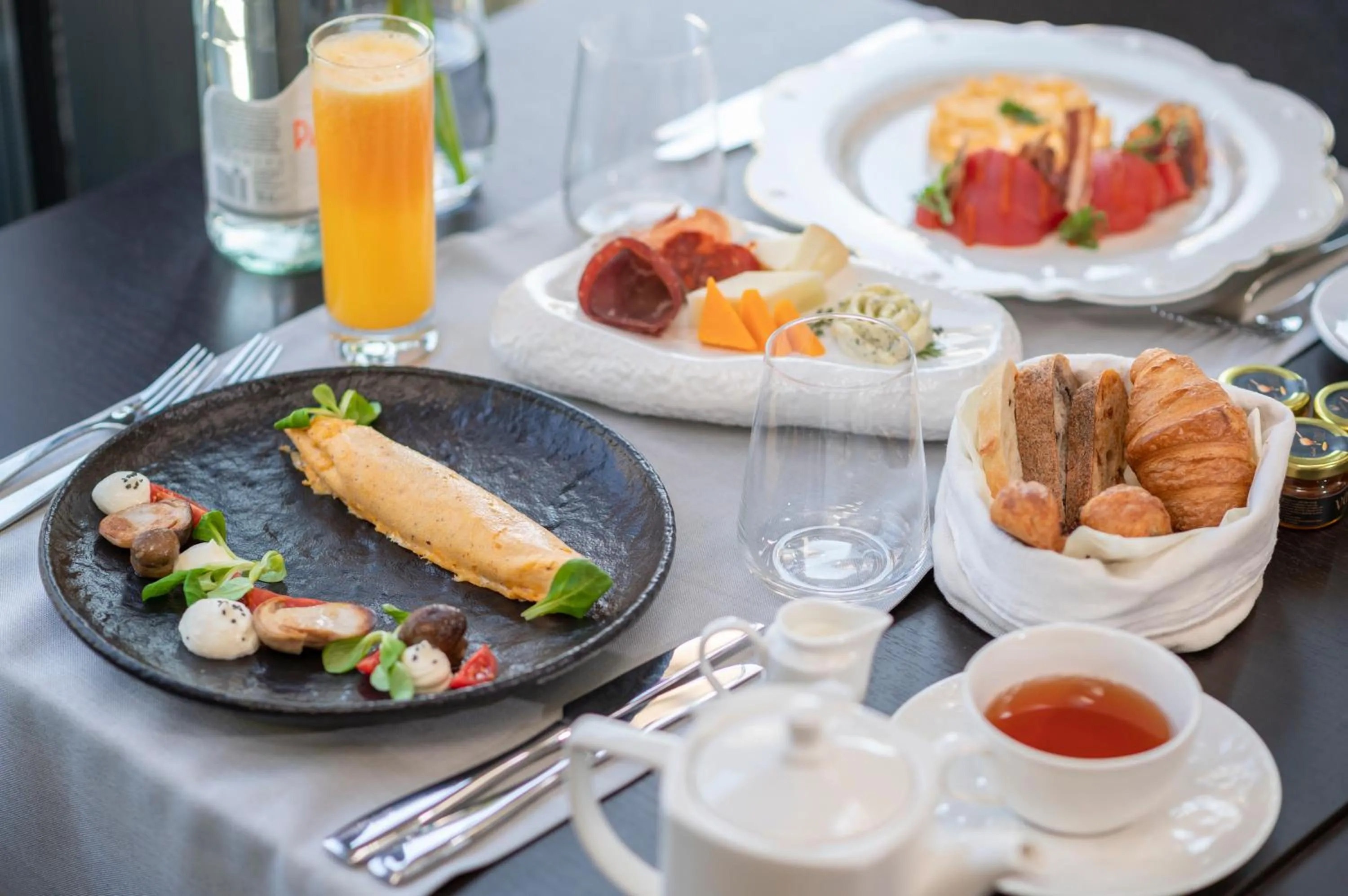 Food and drinks in VIZUALIZA Residence Hotel