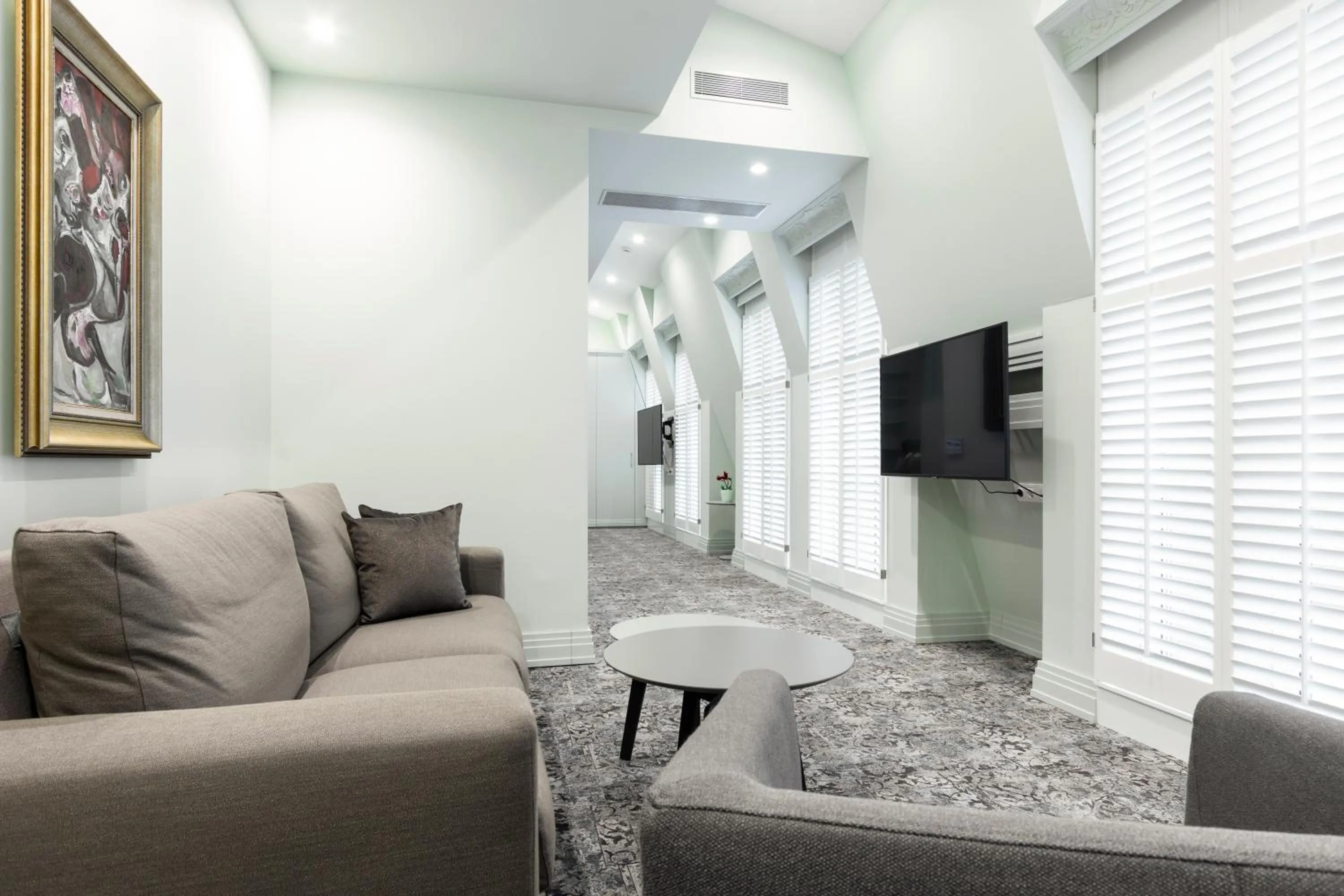 TV and multimedia in VIZUALIZA Residence Hotel