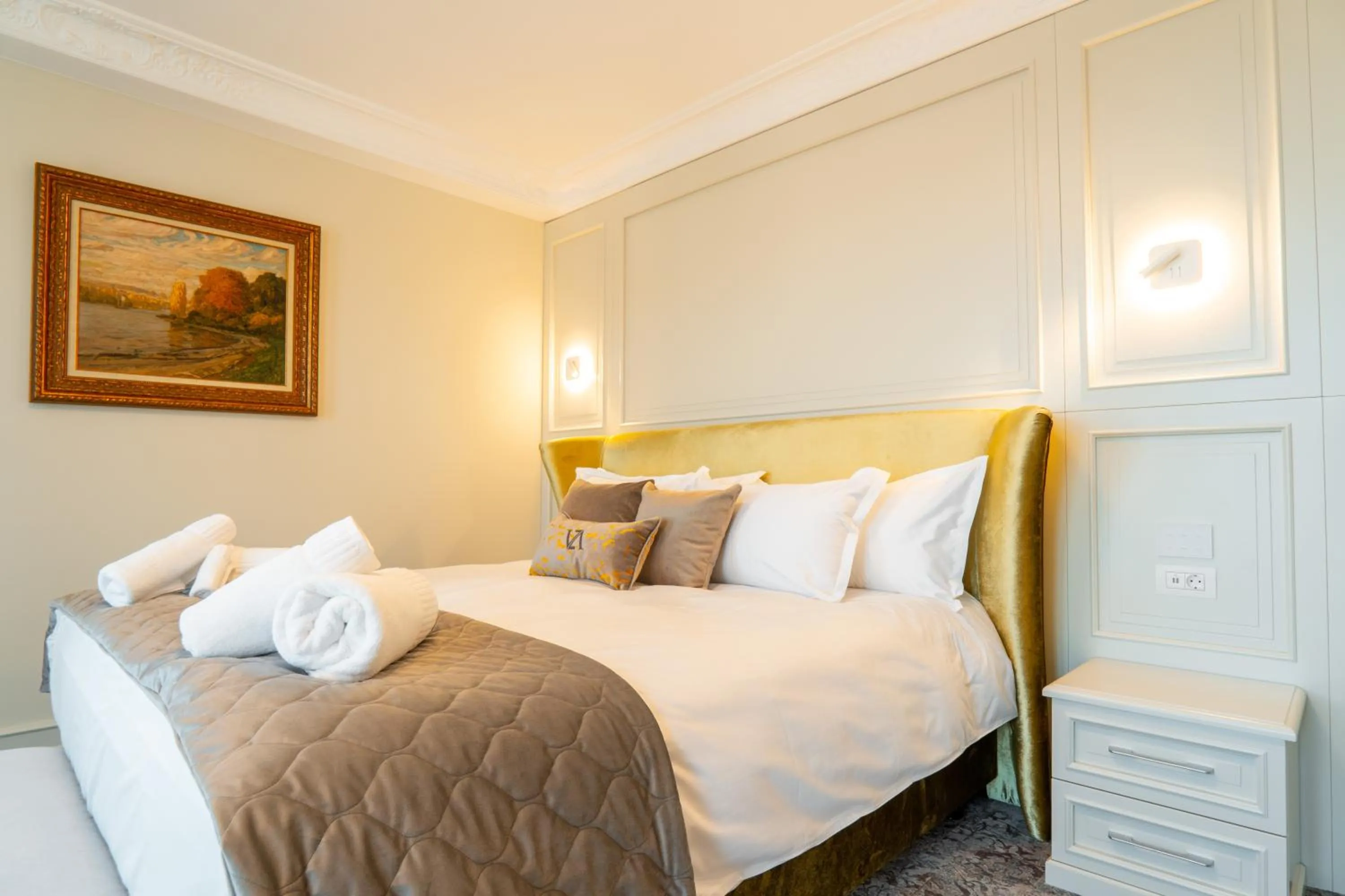 Bed in VIZUALIZA Residence Hotel