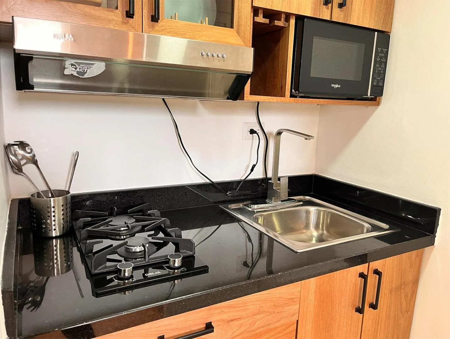 Kitchen or kitchenette in Xeliter Green One Playa Dorada