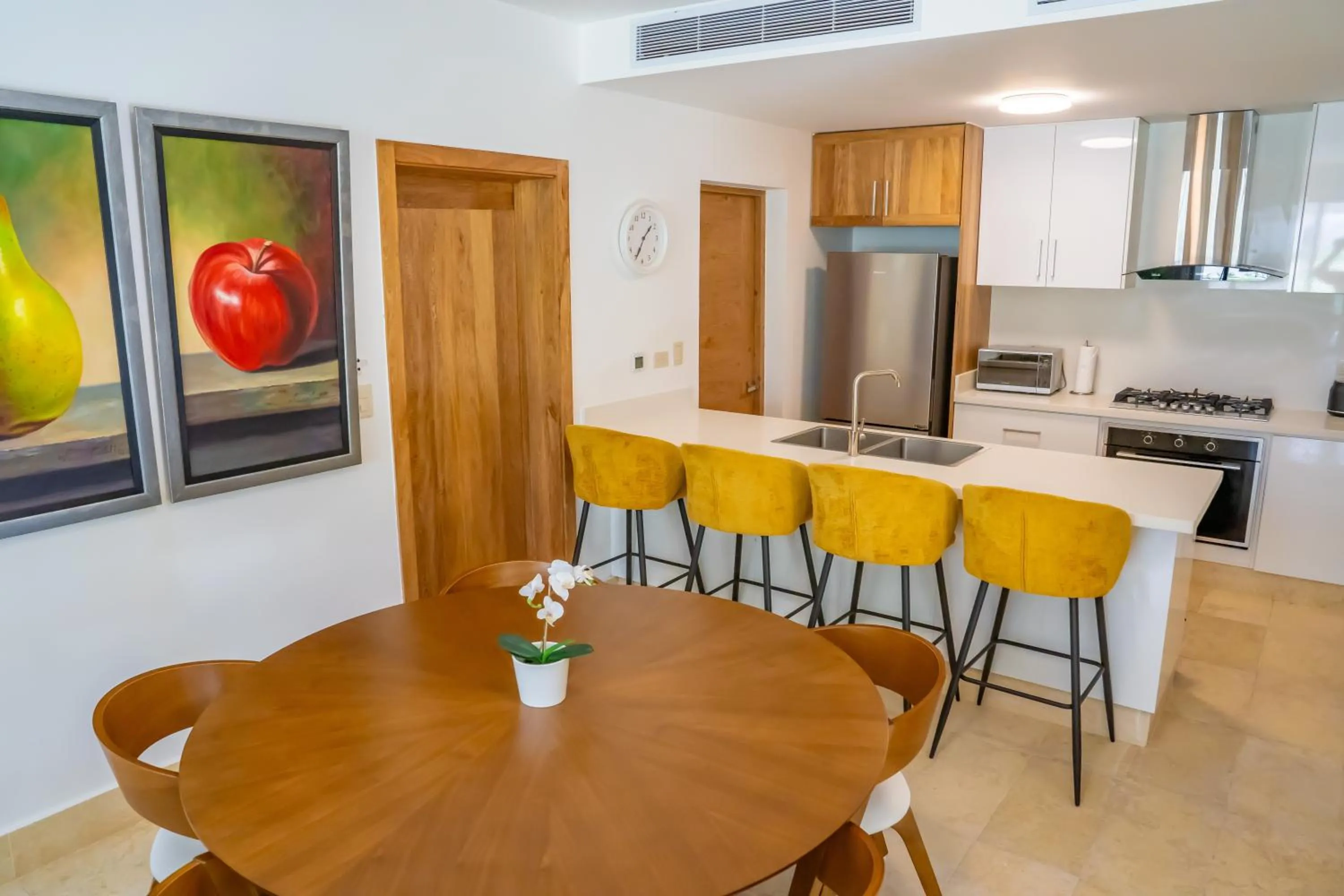 Kitchen or kitchenette in Xeliter Green One Playa Dorada