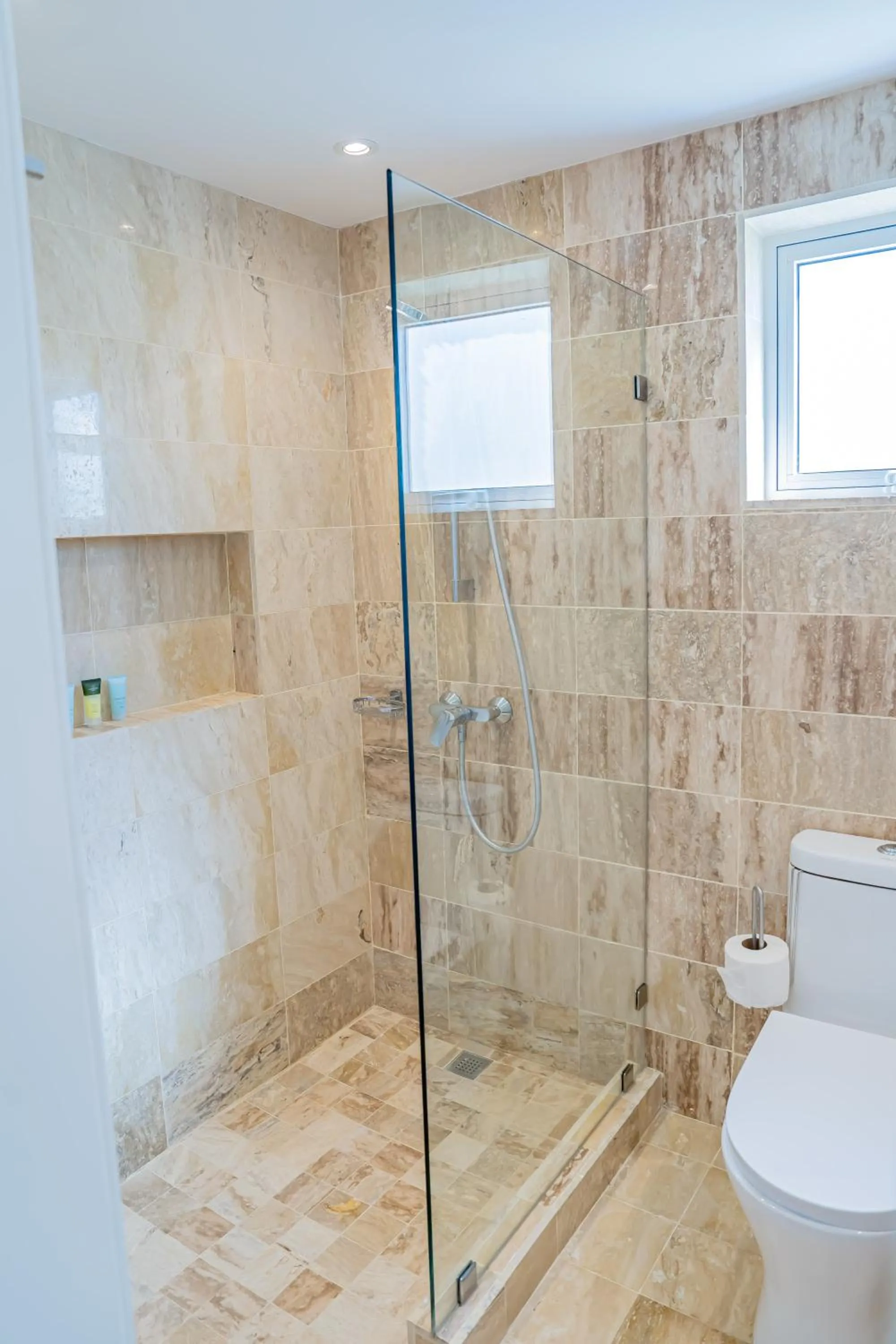 Shower in Xeliter Green One Playa Dorada