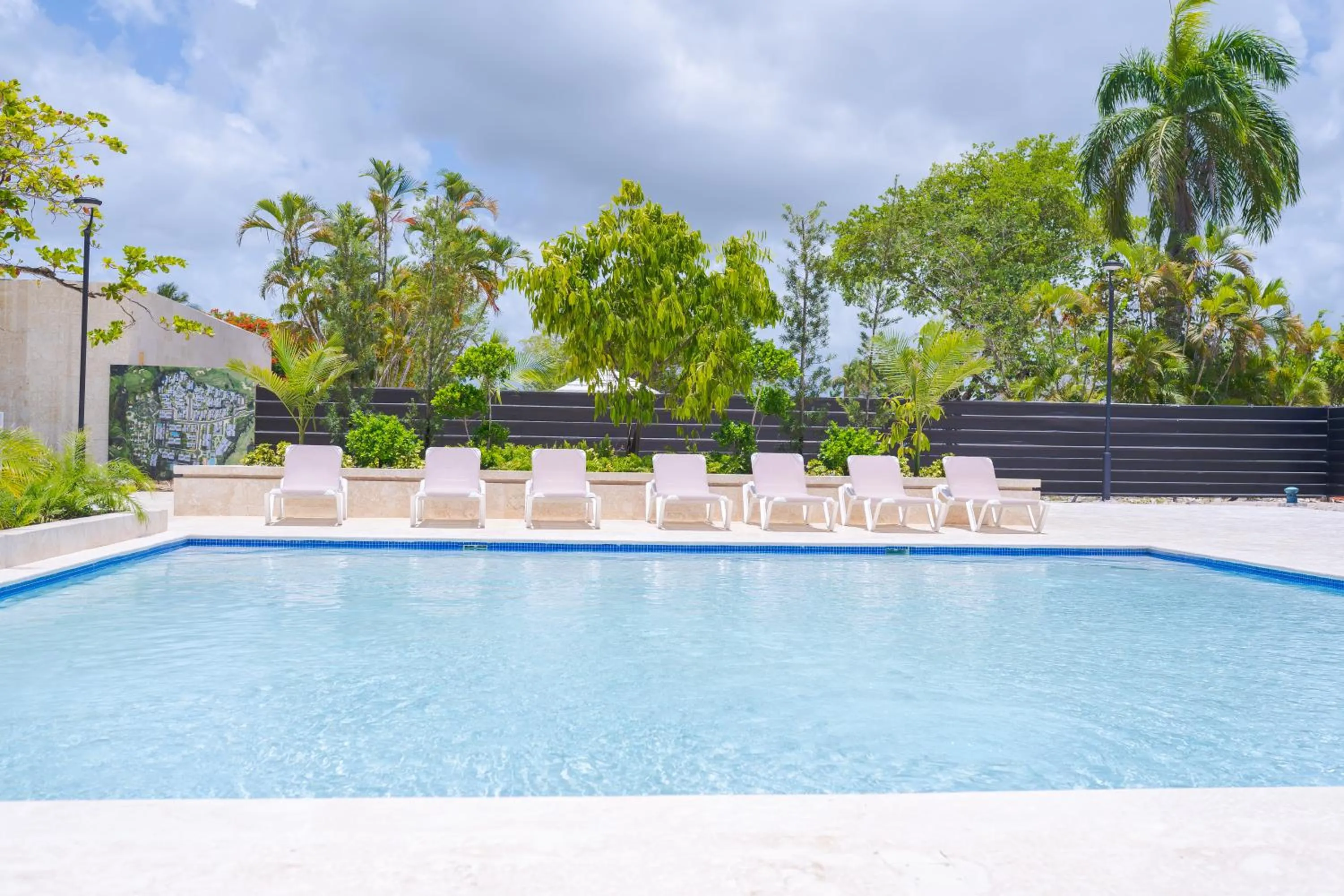 Swimming pool in Xeliter Green One Playa Dorada