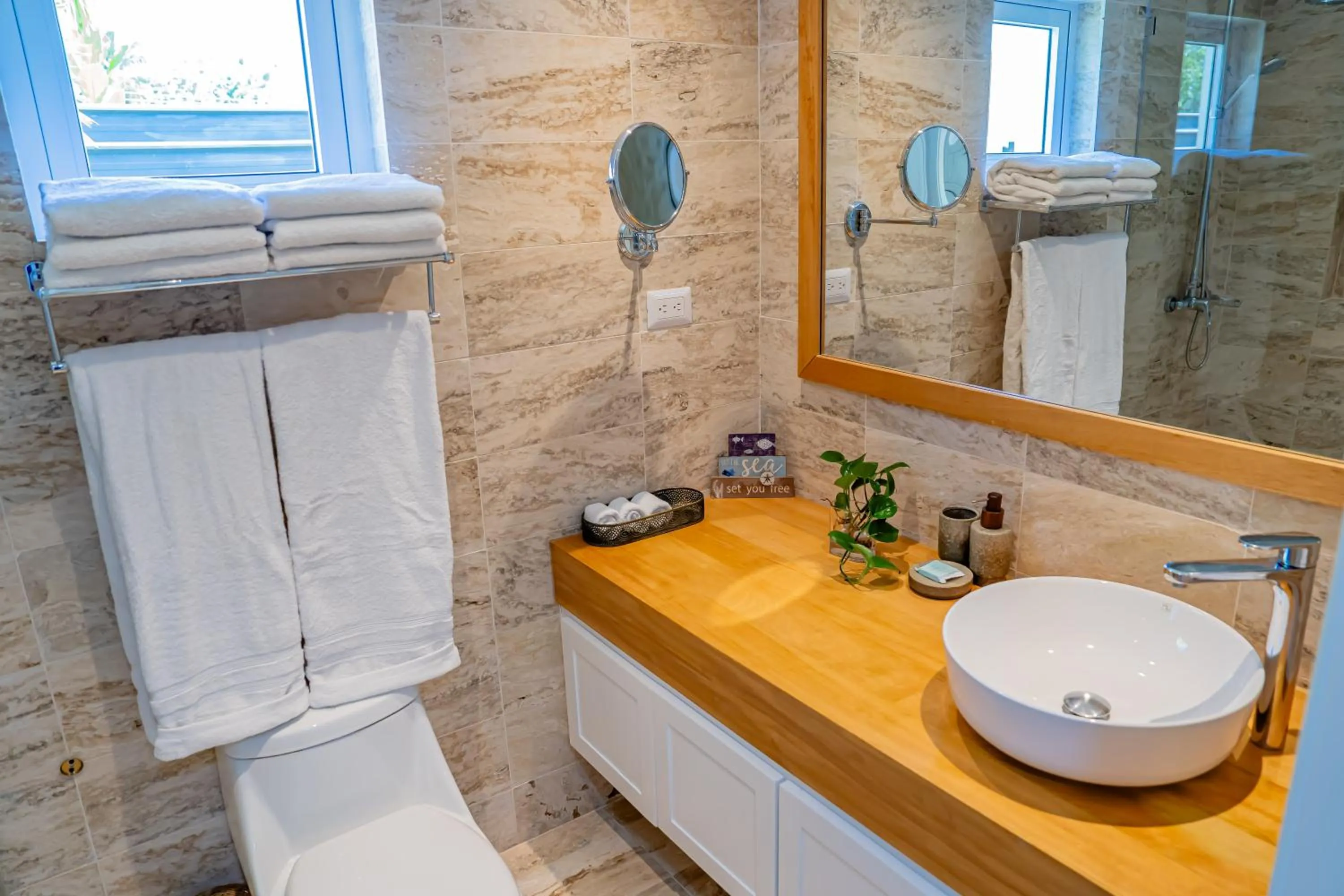 Toilet in Xeliter Green One Playa Dorada