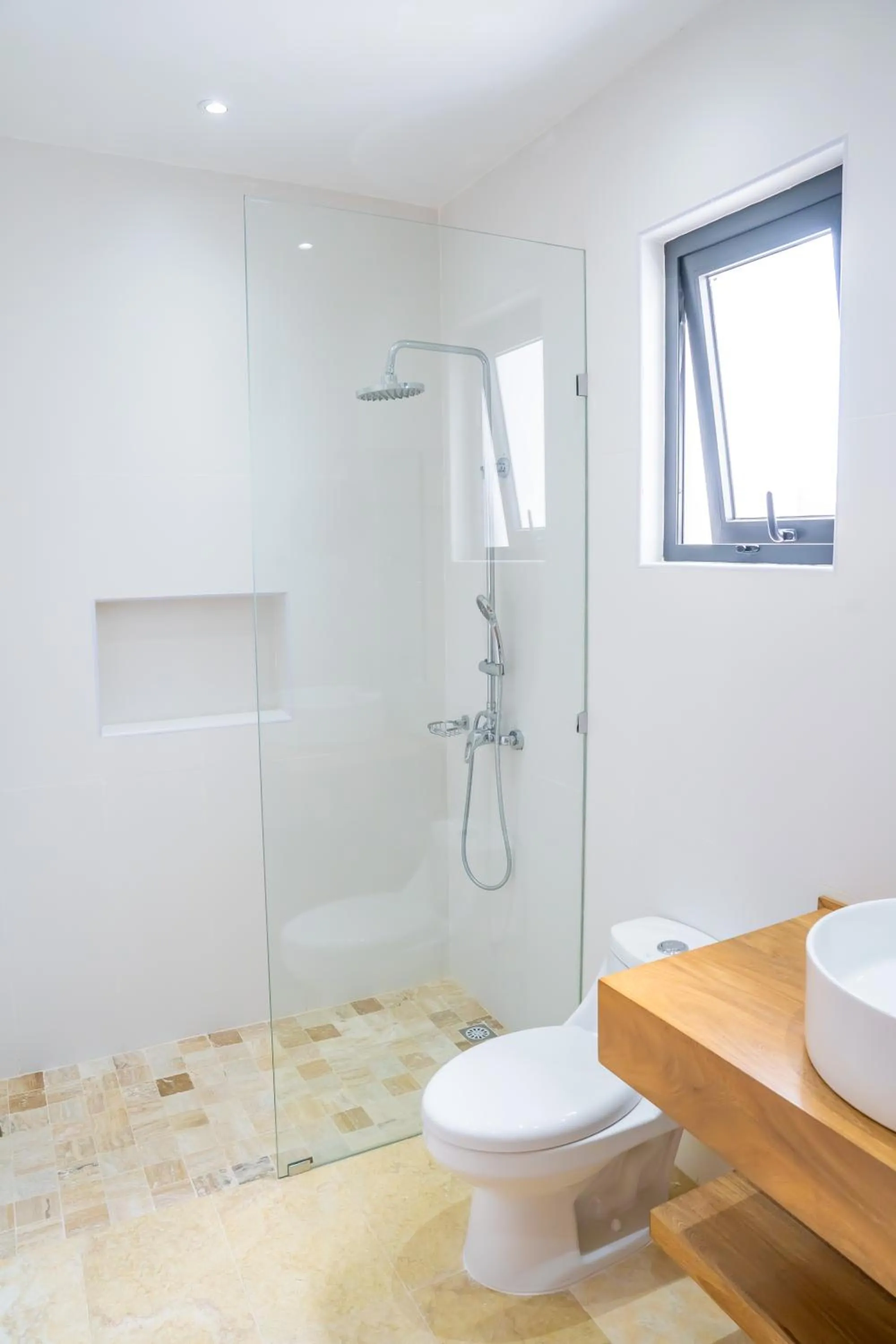 Shower in Xeliter Green One Playa Dorada