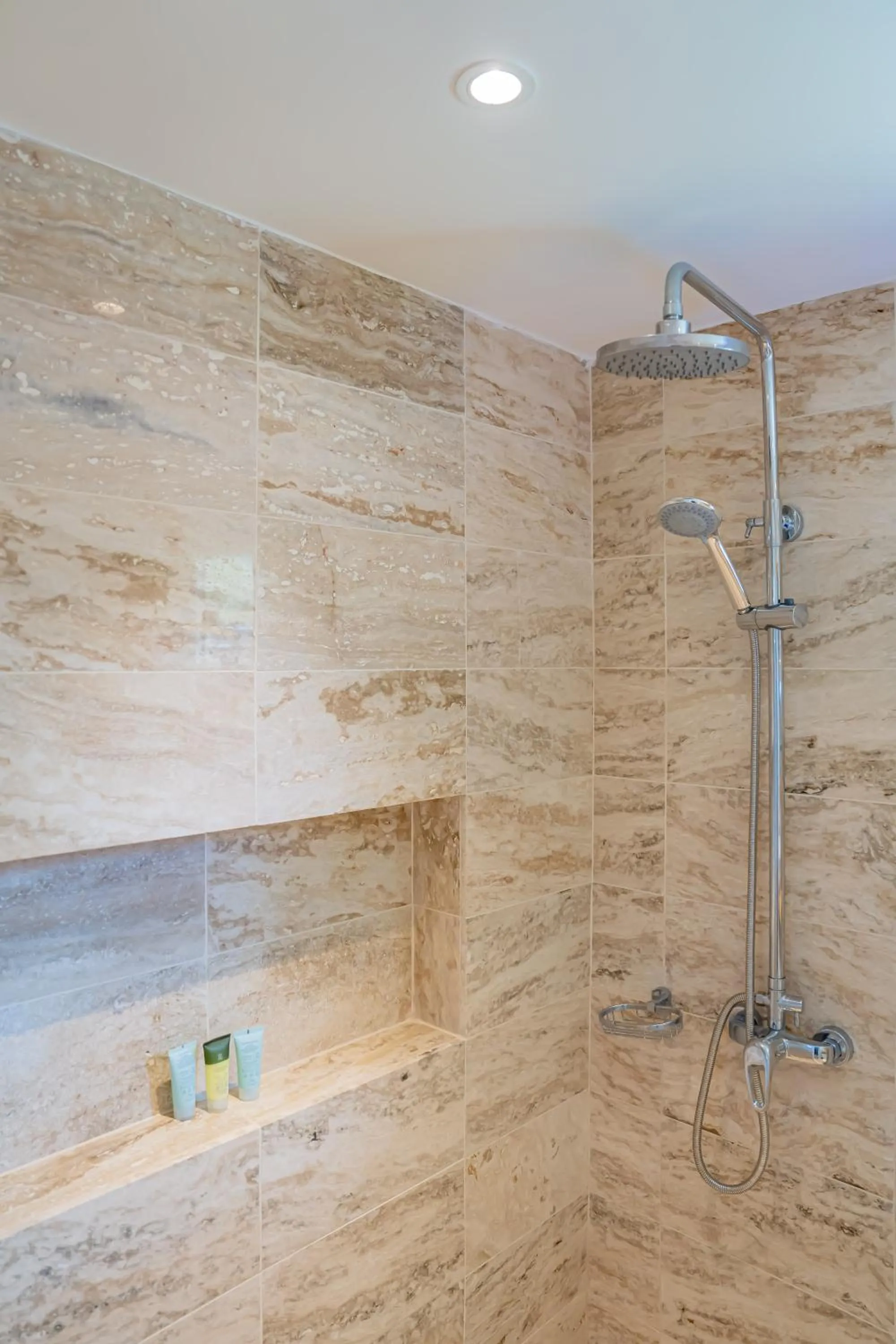 Shower in Xeliter Green One Playa Dorada