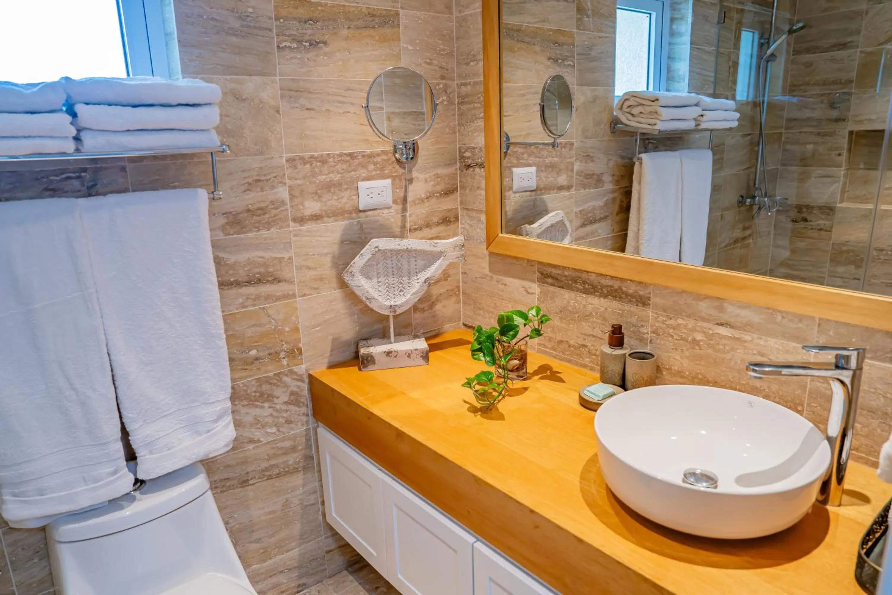 Shower in Xeliter Green One Playa Dorada