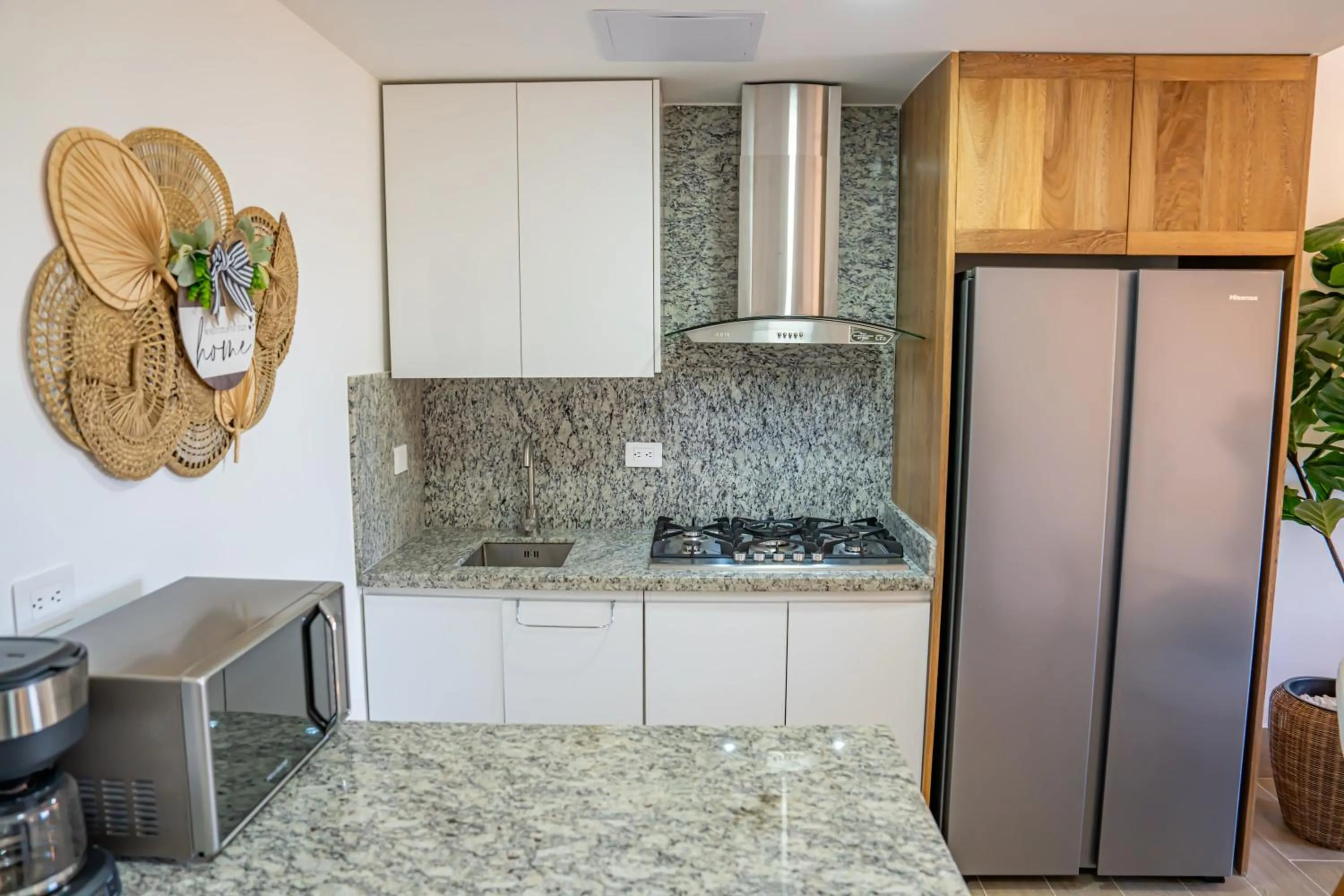 Kitchen or kitchenette in Xeliter Green One Playa Dorada