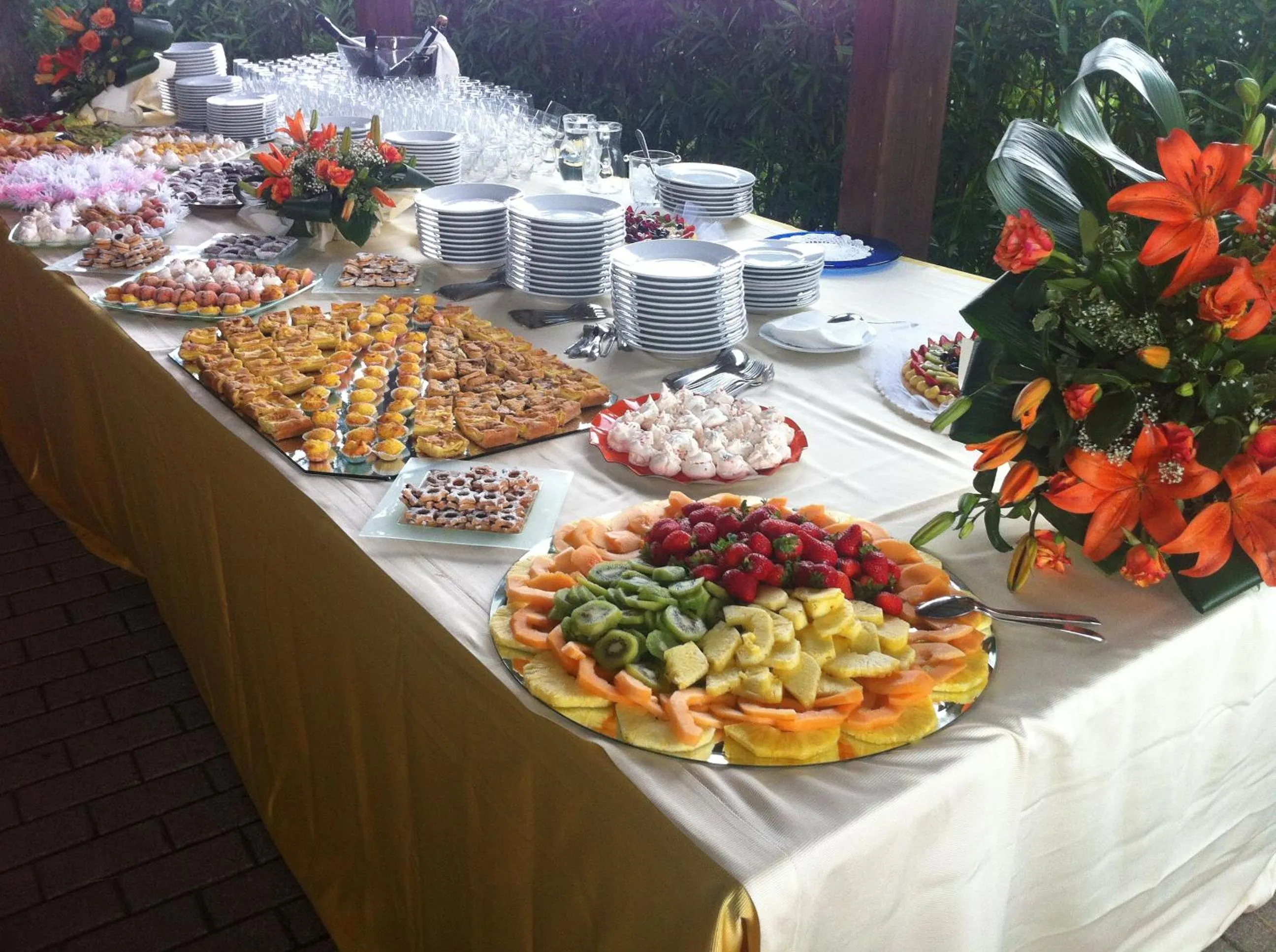 Restaurant/places to eat in Happy Village & Camping