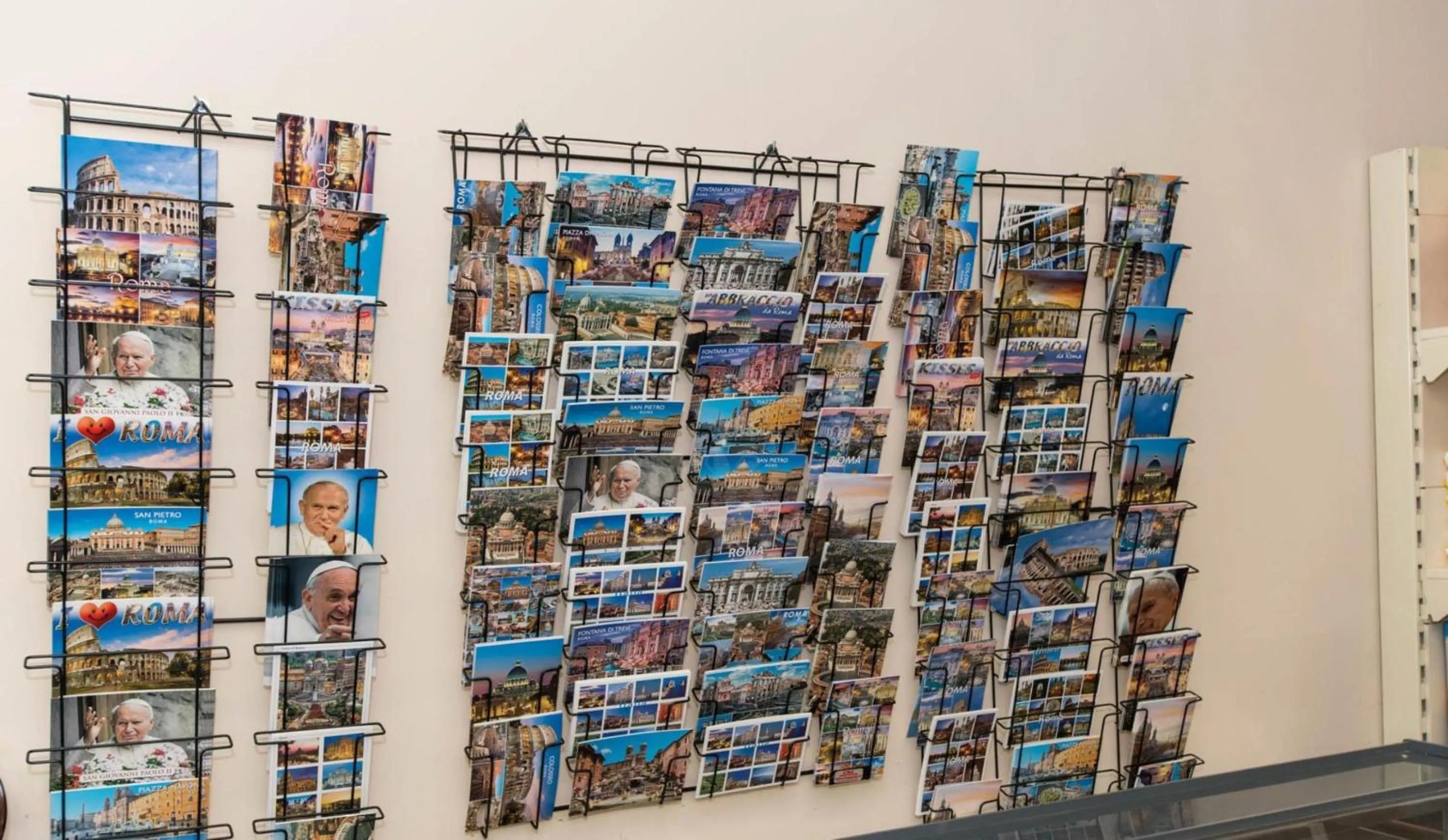 Restaurant/places to eat in Happy Village & Camping