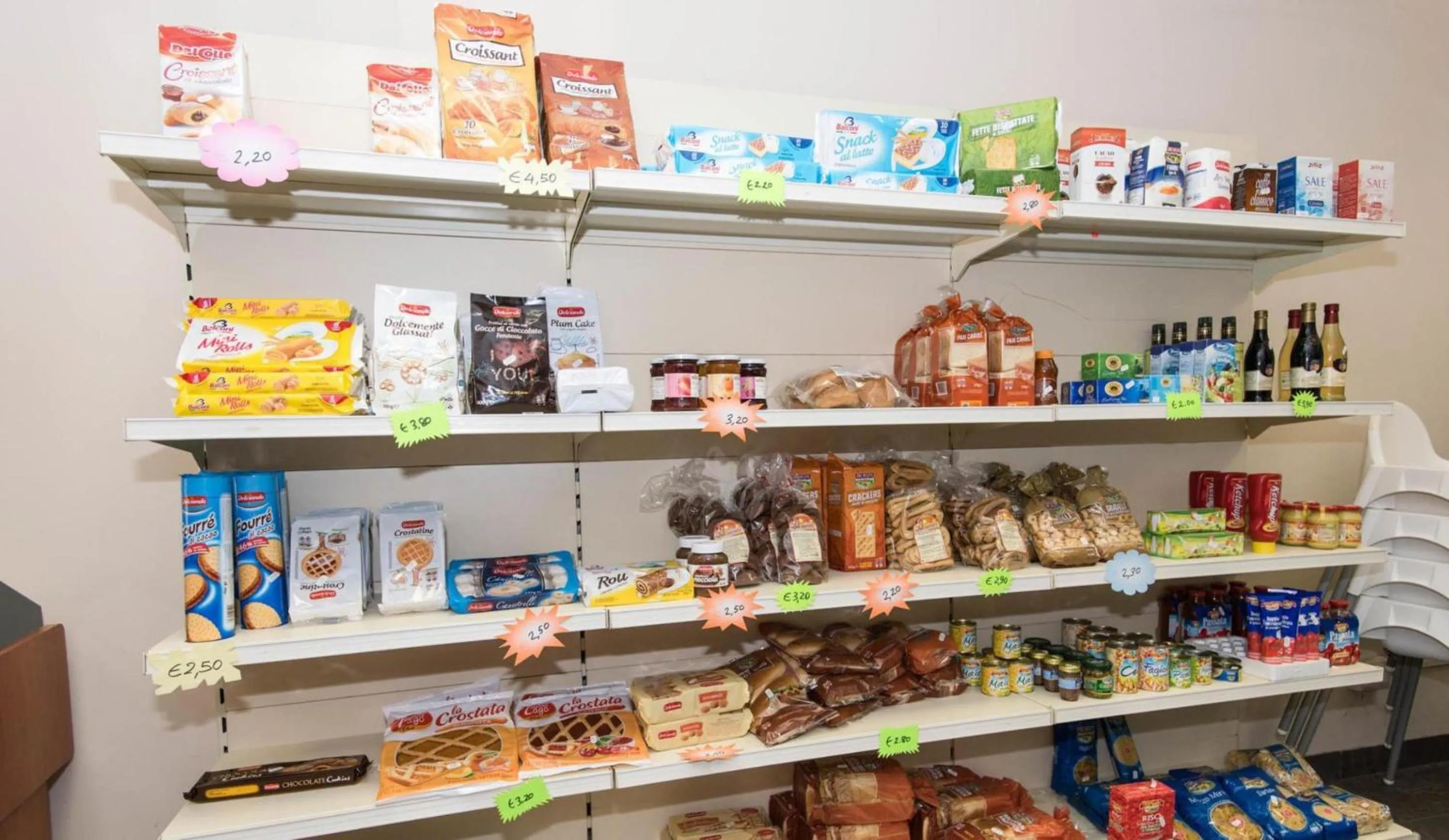 Restaurant/places to eat in Happy Village & Camping