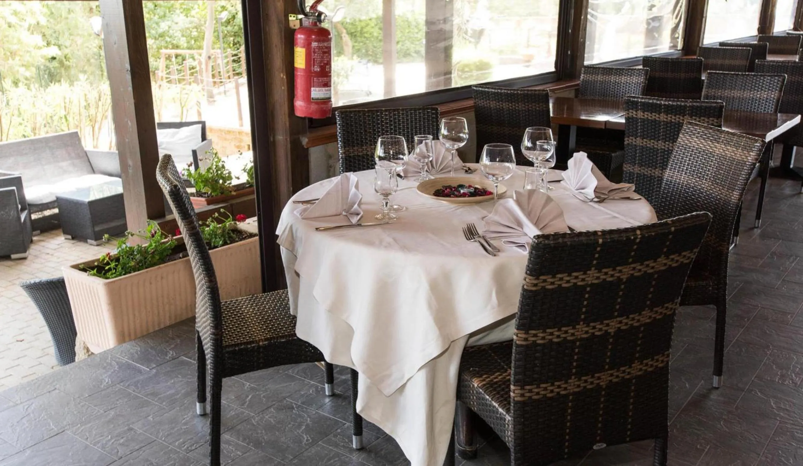 Restaurant/places to eat in Happy Village & Camping