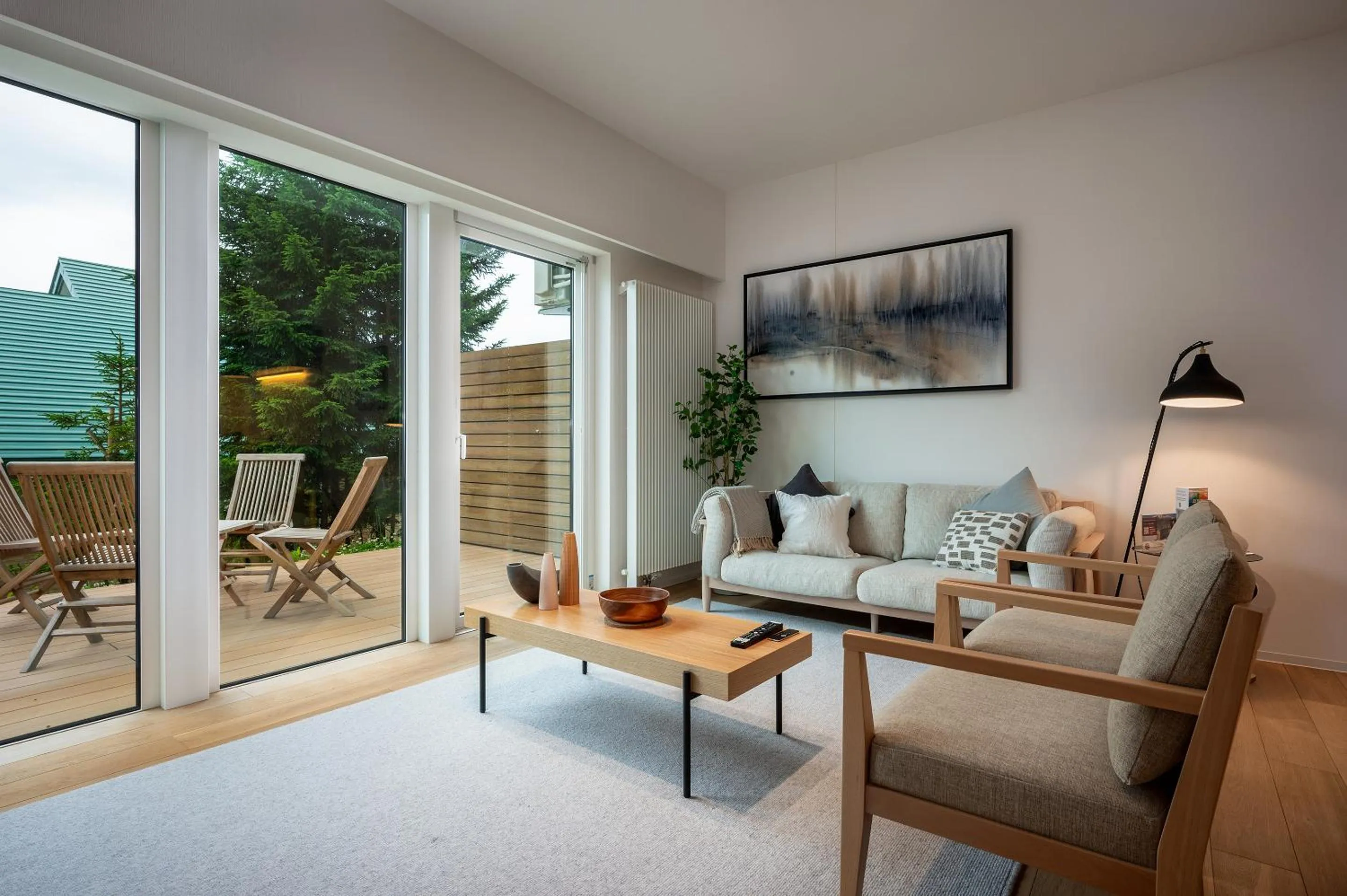 Living room in Kaku Place by H2 Life