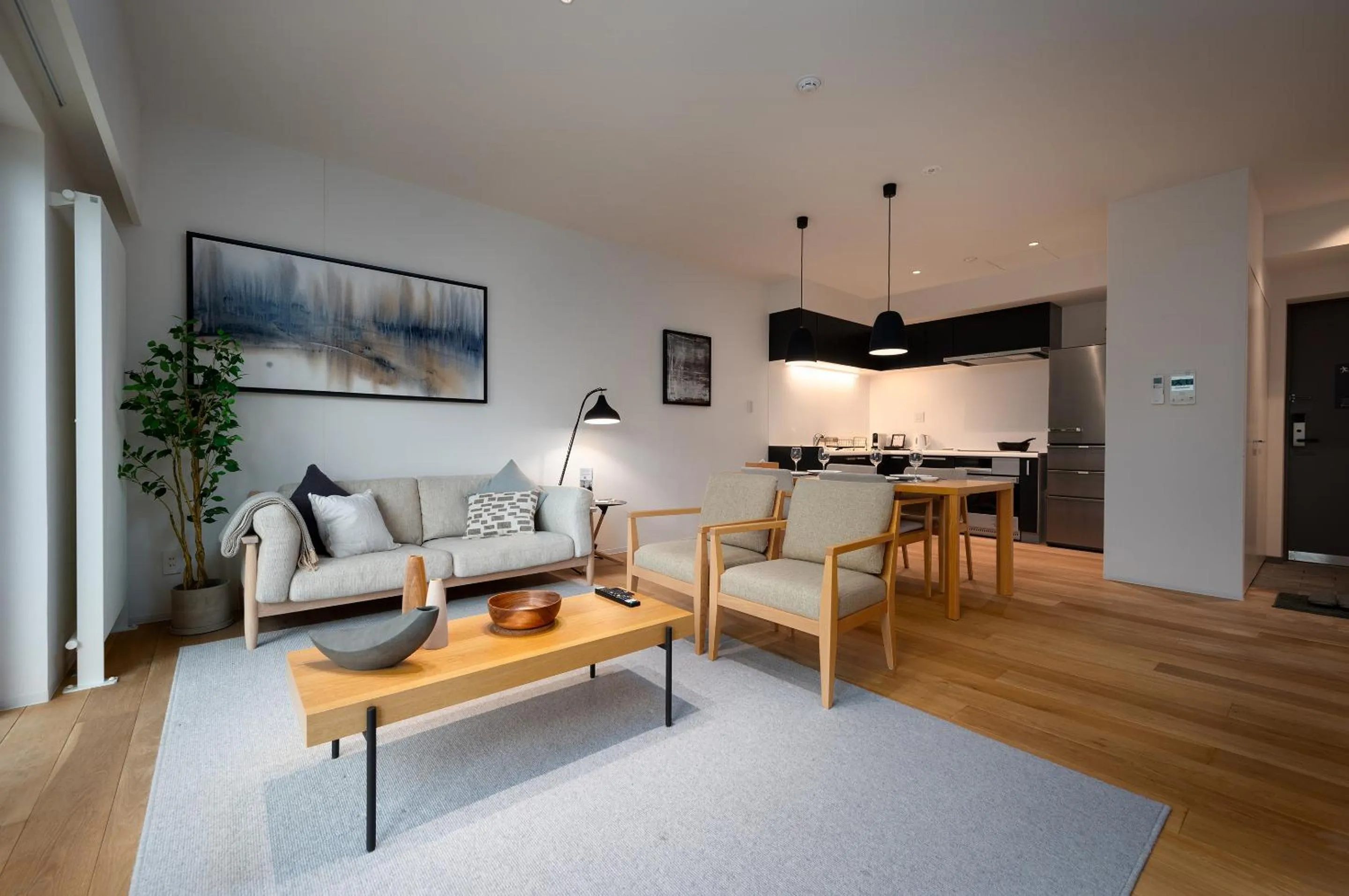 Living room in Kaku Place by H2 Life