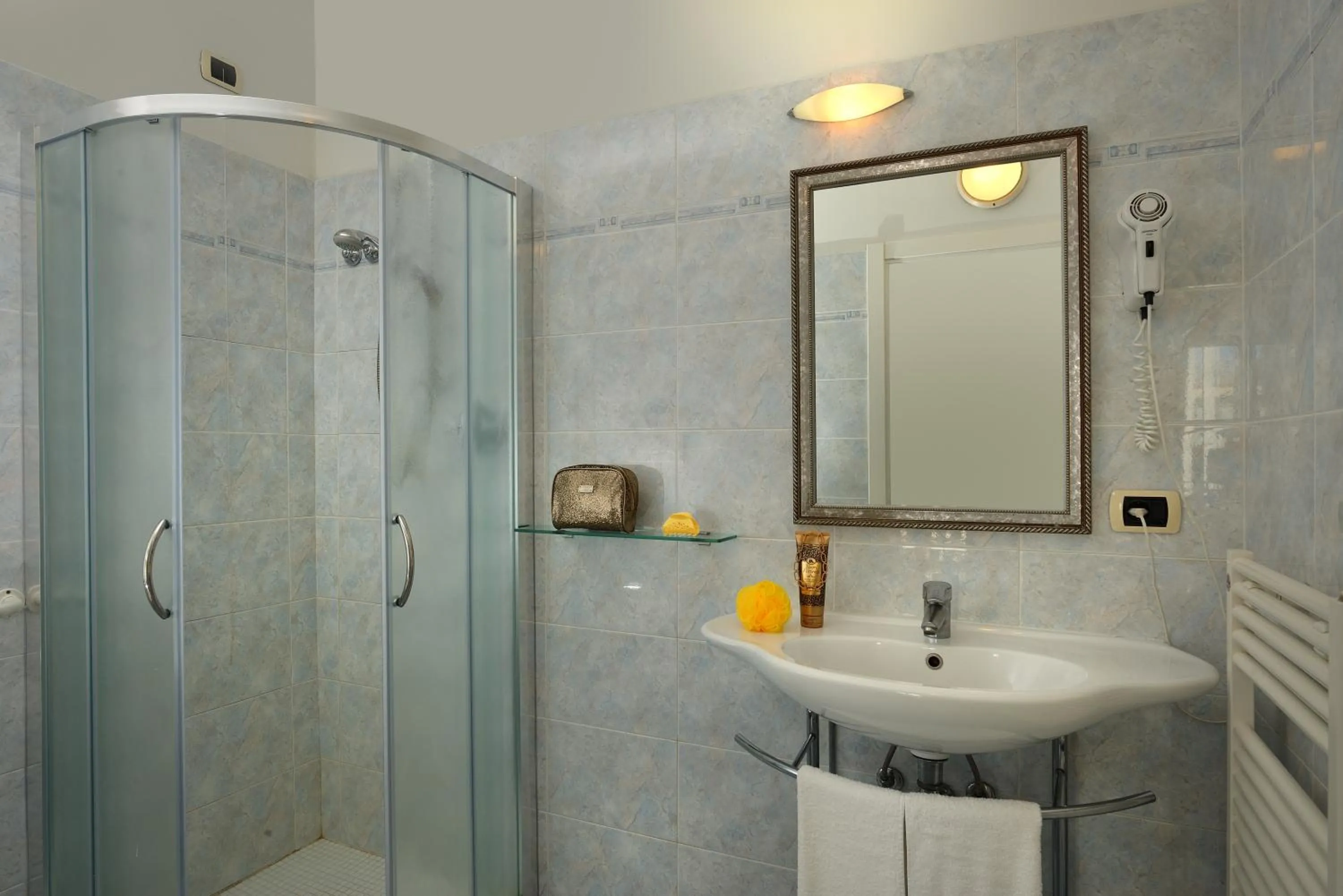 Bathroom in Hotel Gaston