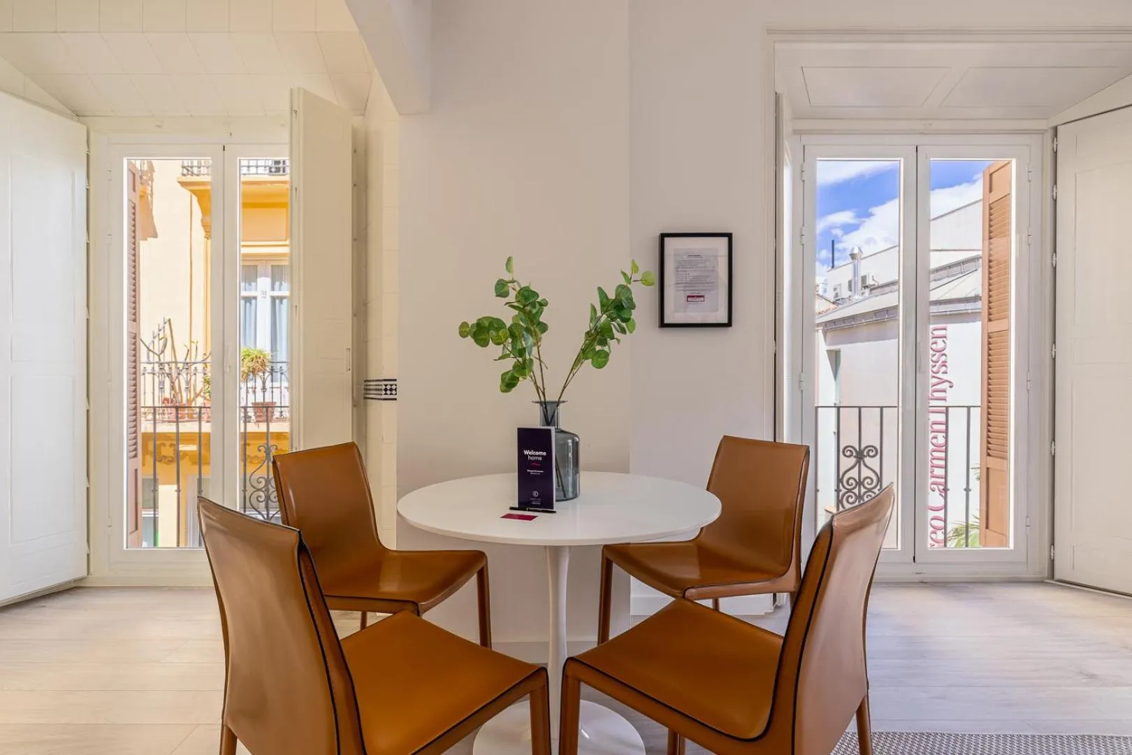 Dining area in Thyssen Boutique Apartments by Caleta Homes