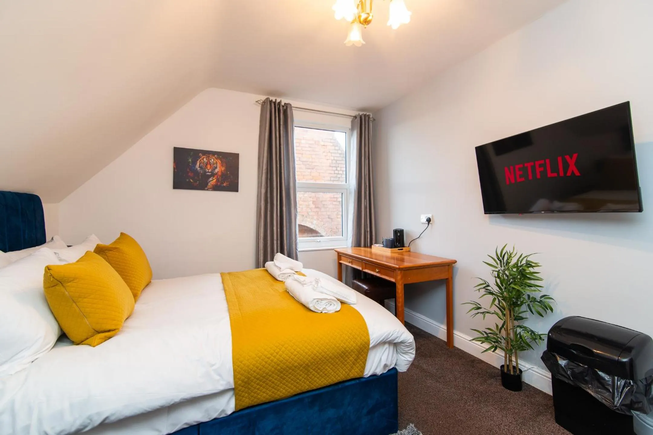 Bed in The Linden Leaf Rooms