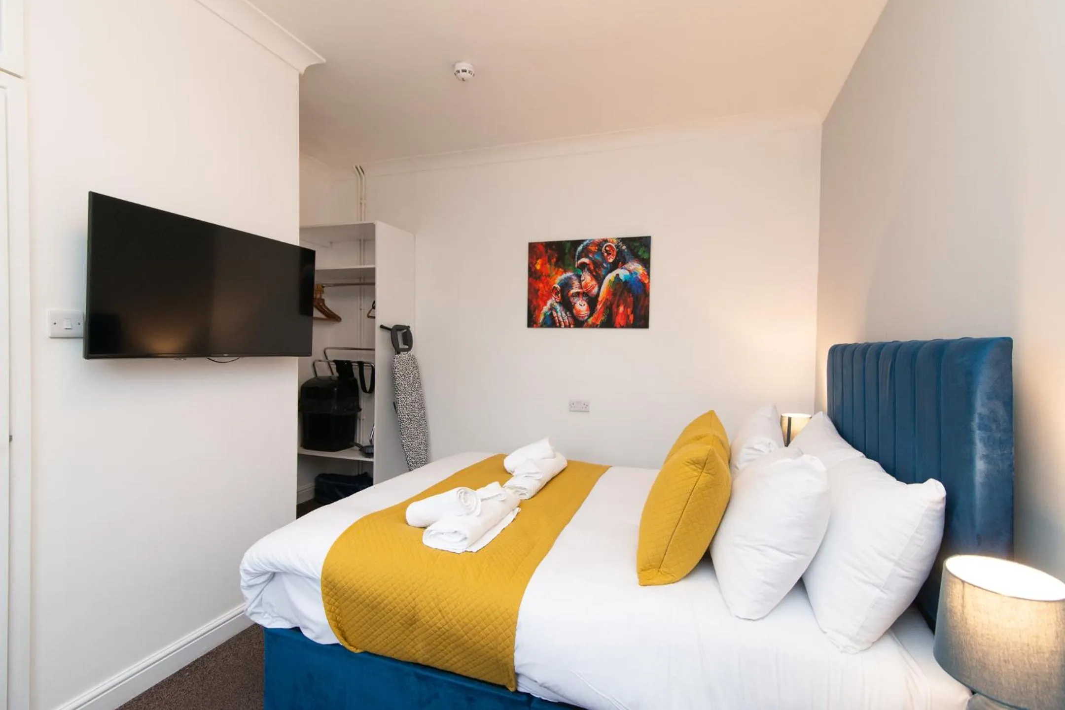 Bed in The Linden Leaf Rooms