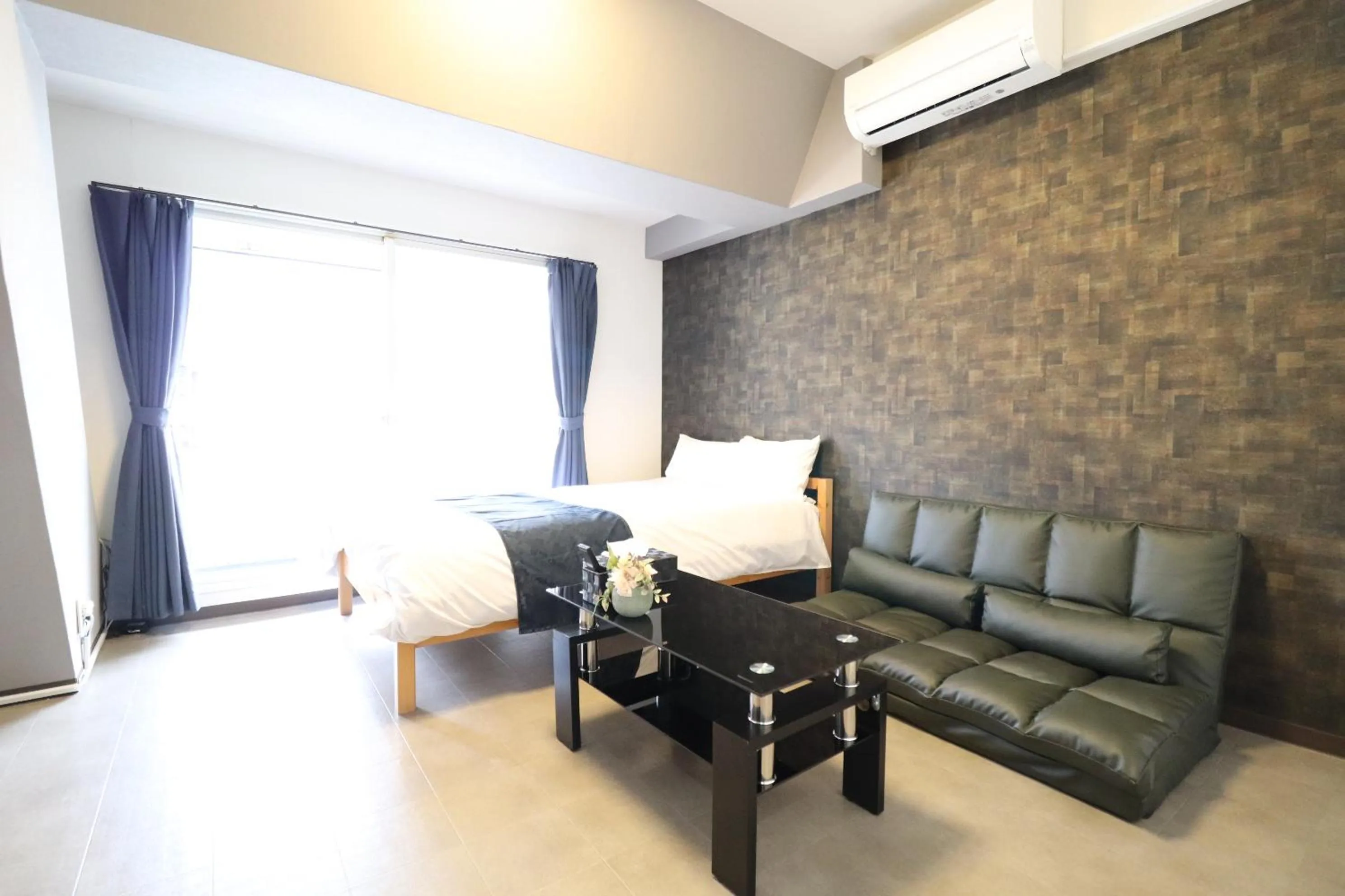 Photo of the whole room in Arkadia ef