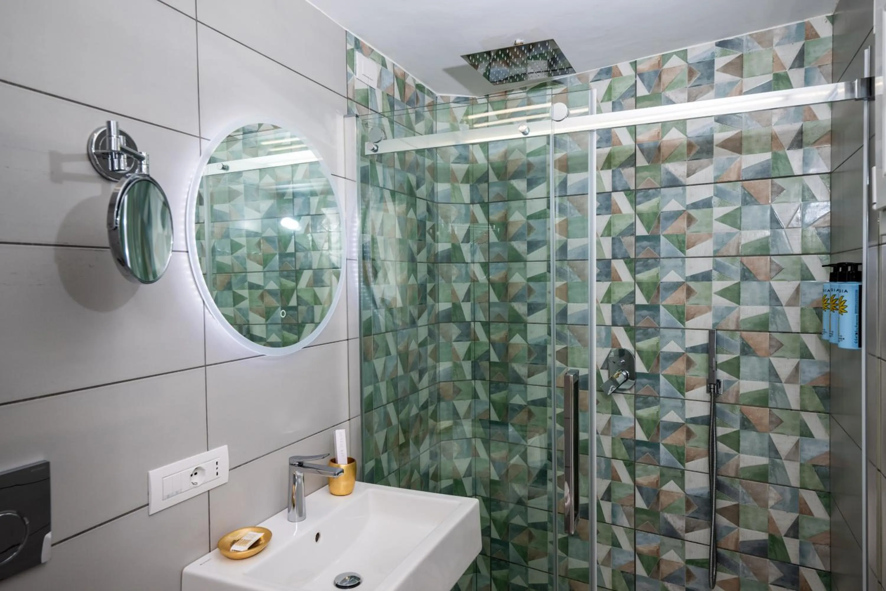 Shower in Hotel Villa Gabrisa