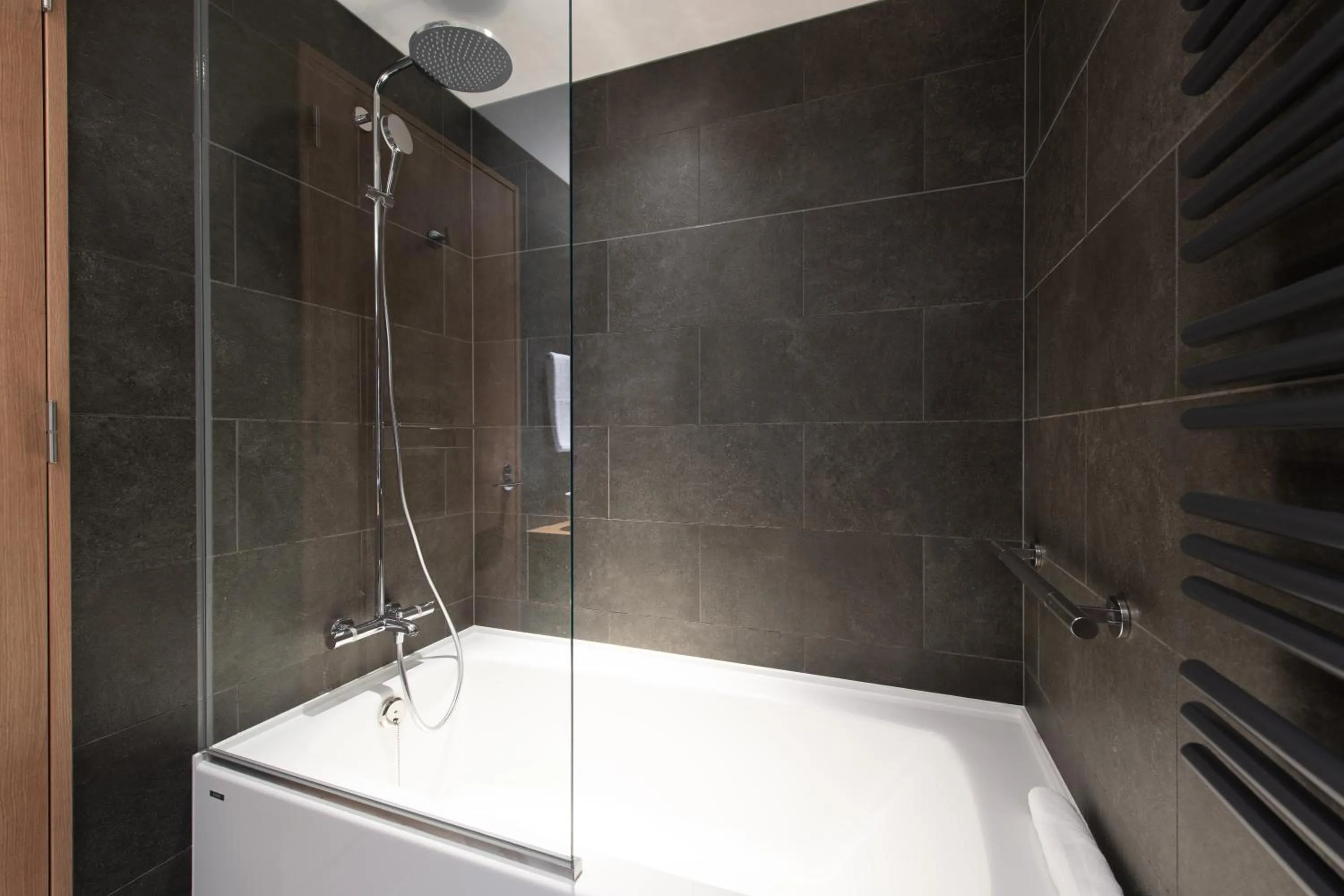 Shower in Fenix West