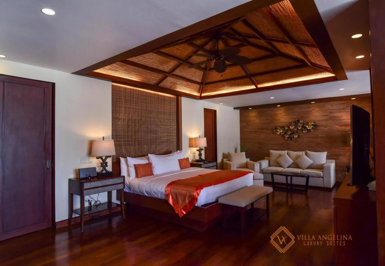 Bed in Villa Angelina Luxury Suites