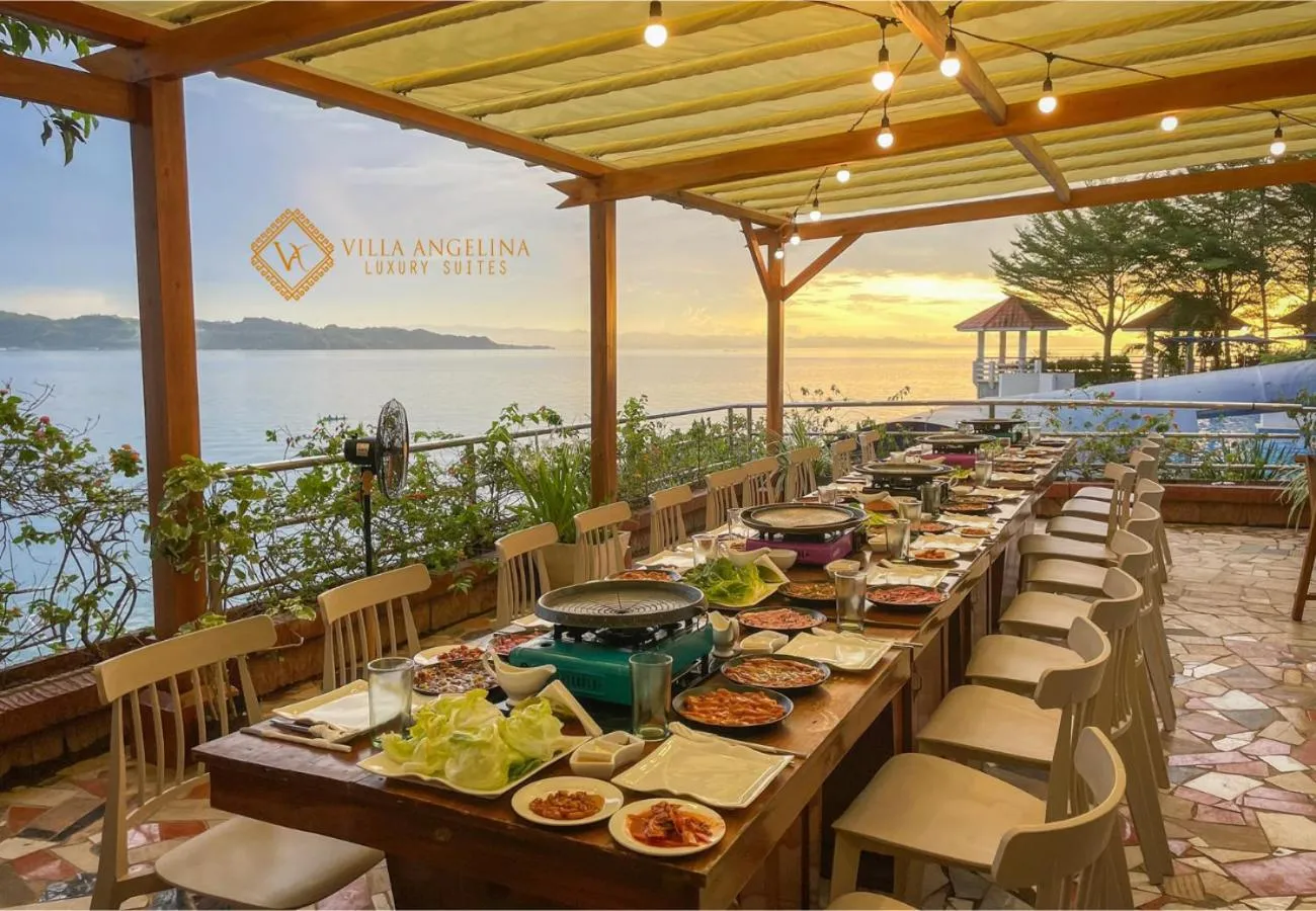 Restaurant/places to eat in Villa Angelina Luxury Suites