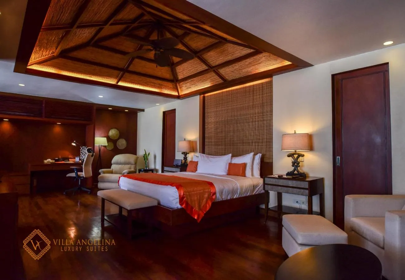 Bed in Villa Angelina Luxury Suites