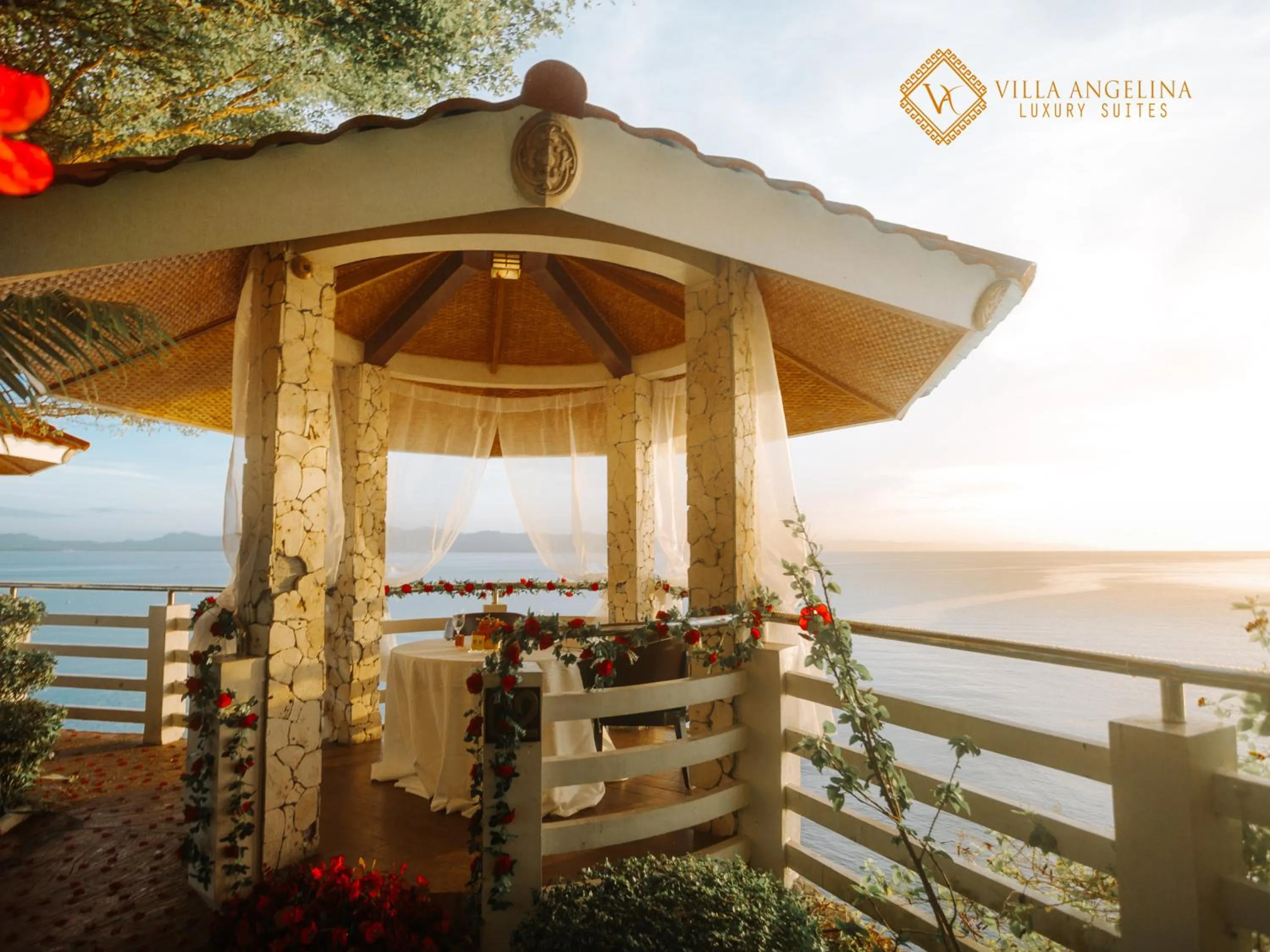 Restaurant/places to eat in Villa Angelina Luxury Suites