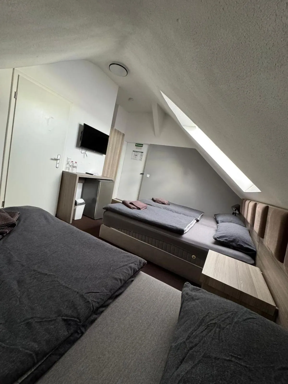 Photo of the whole room, Bed in Hotel Linda