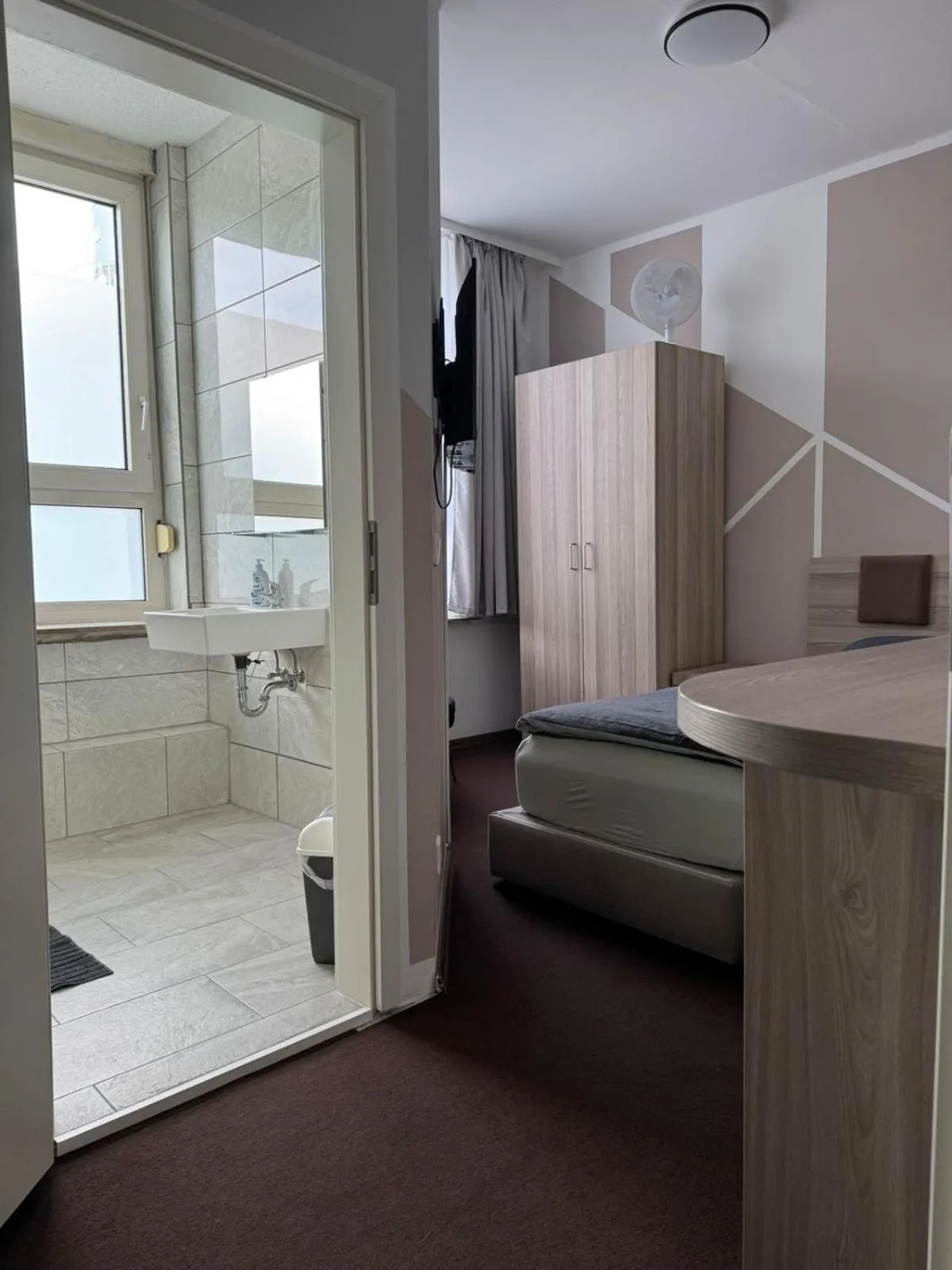 Bathroom, Bed in Hotel Linda