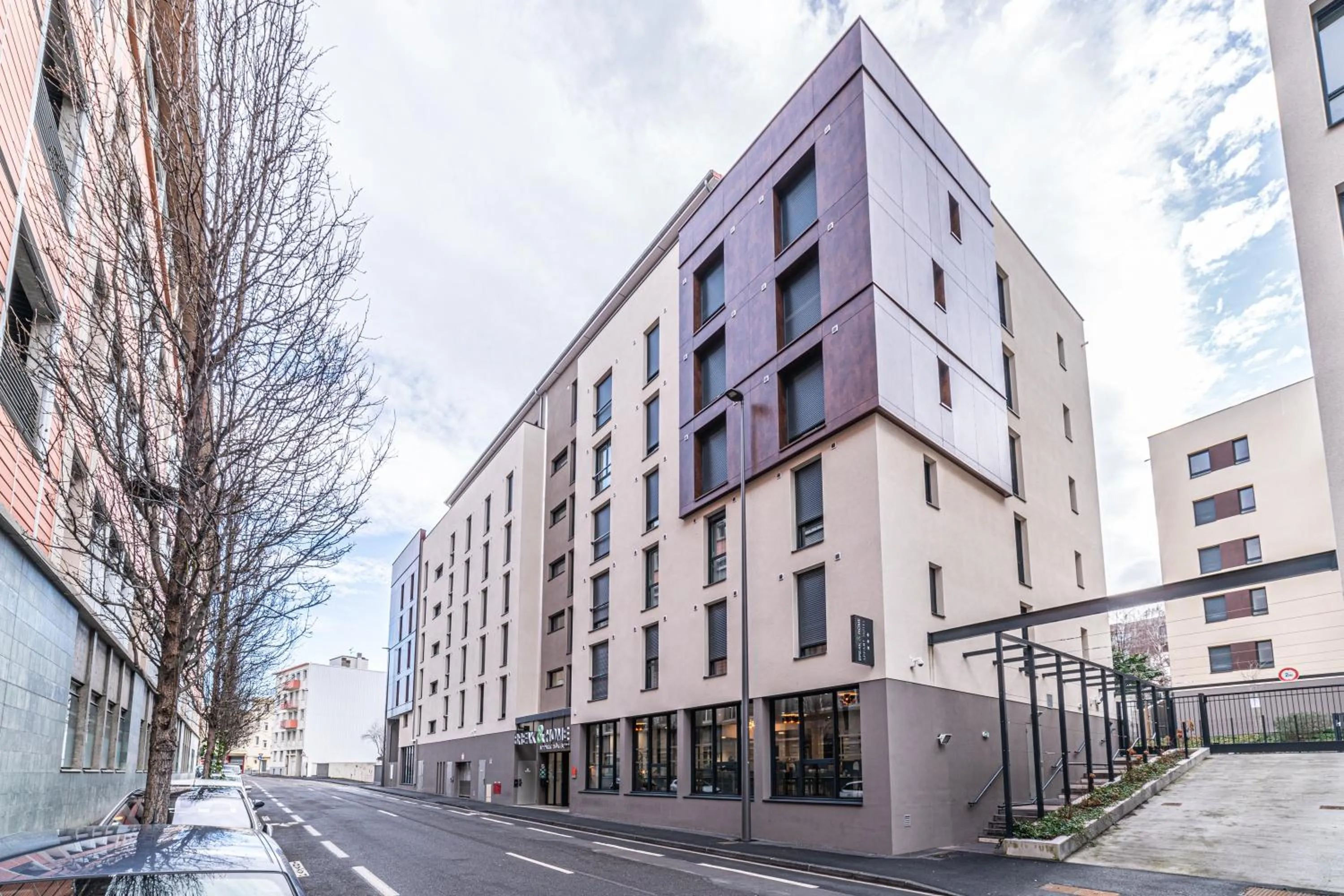Property building in Break & Home Clermont-Ferrand - Les Carmes Dechaux Appart'Hôtel