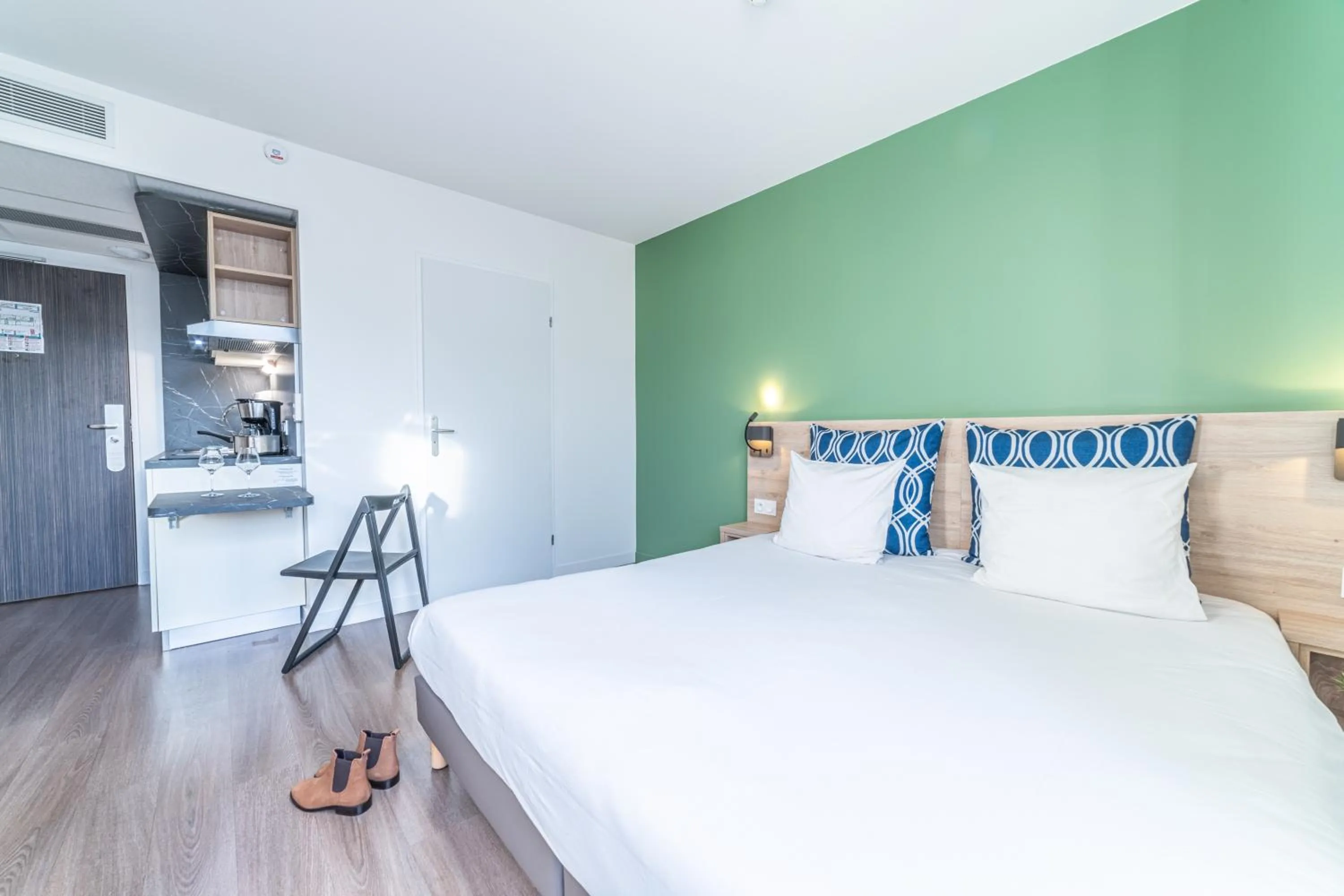 Bed in Break & Home Clermont-Ferrand - Les Carmes Dechaux Appart'Hôtel