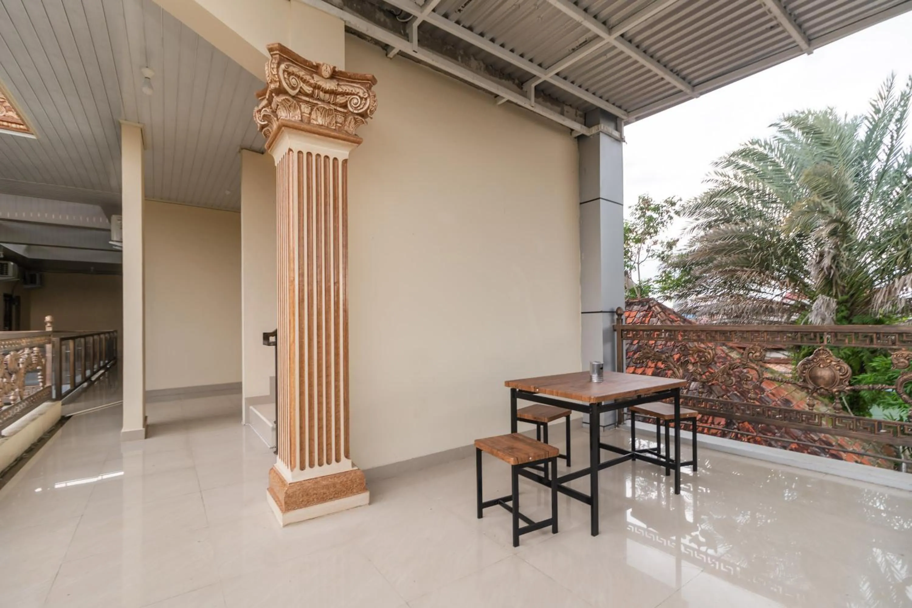 Balcony/Terrace in Urbanview Hotel Salsabilah Palembang by RedDoorz