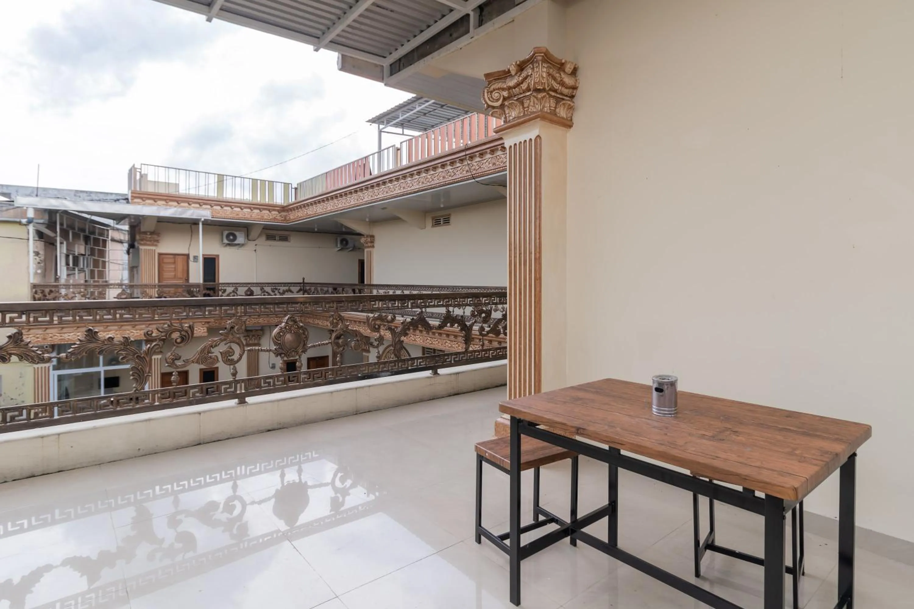 Balcony/Terrace in Urbanview Hotel Salsabilah Palembang by RedDoorz