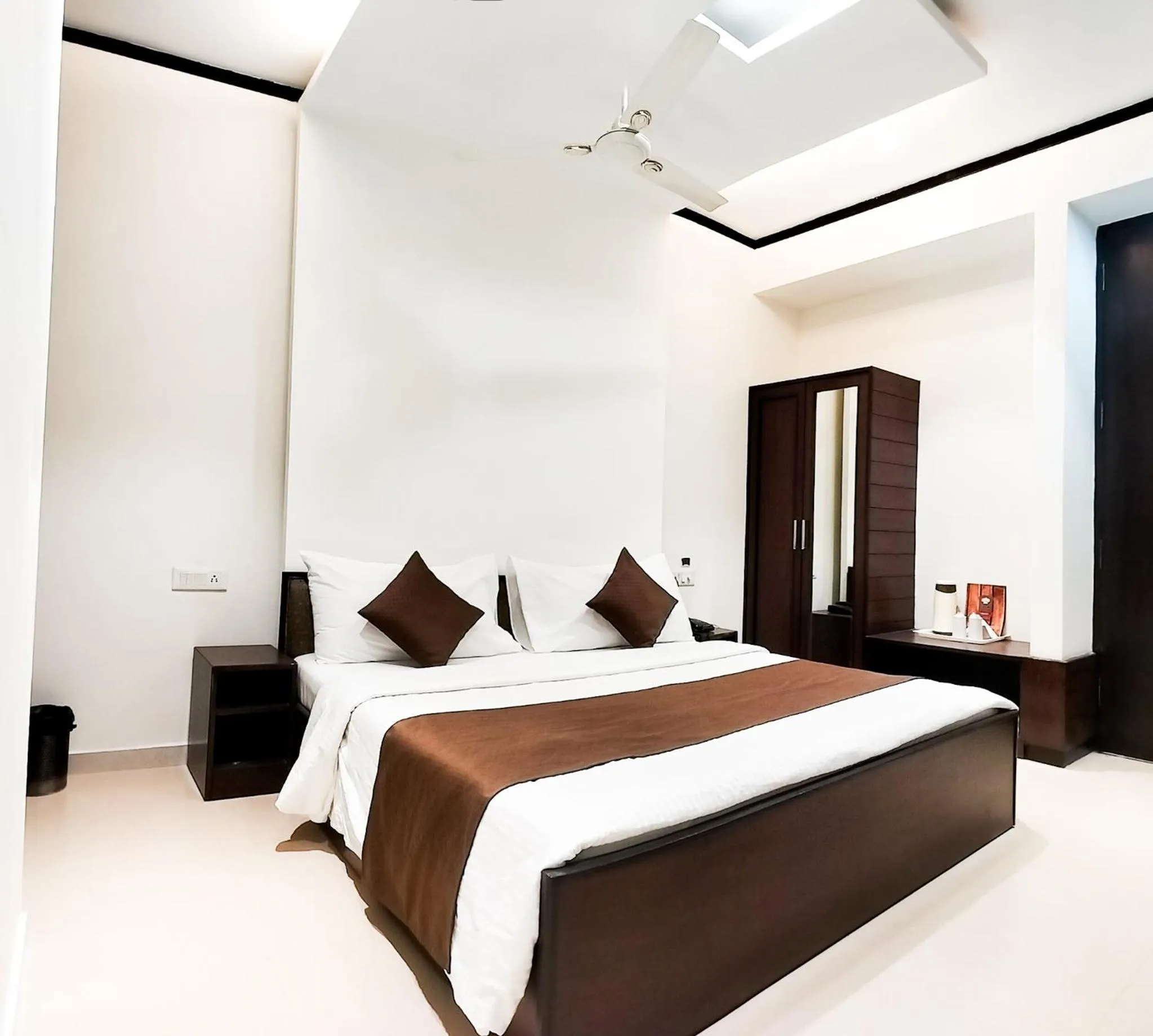 Bed in The Wind Cross