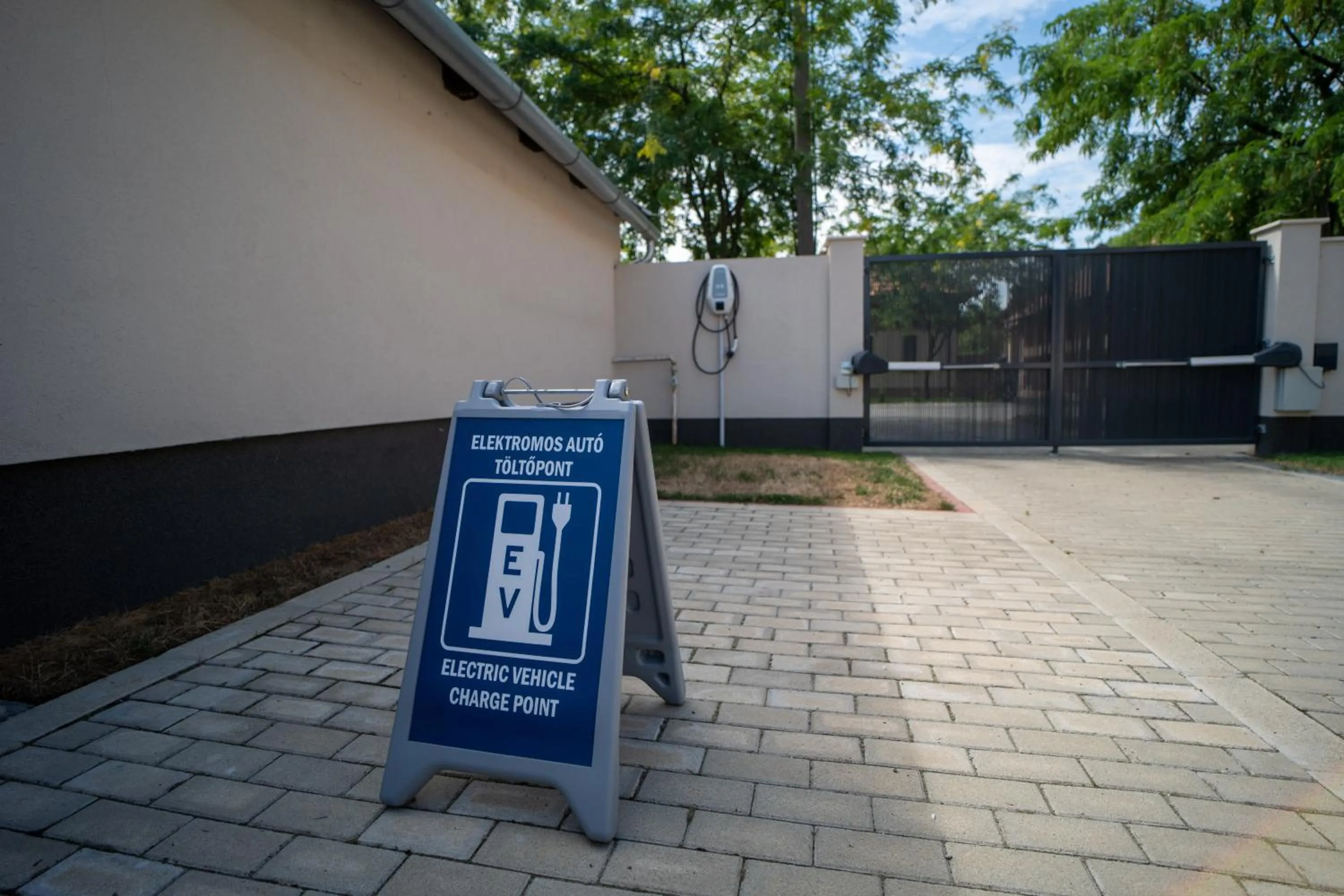 Parking in La Vita Prémium Panzió