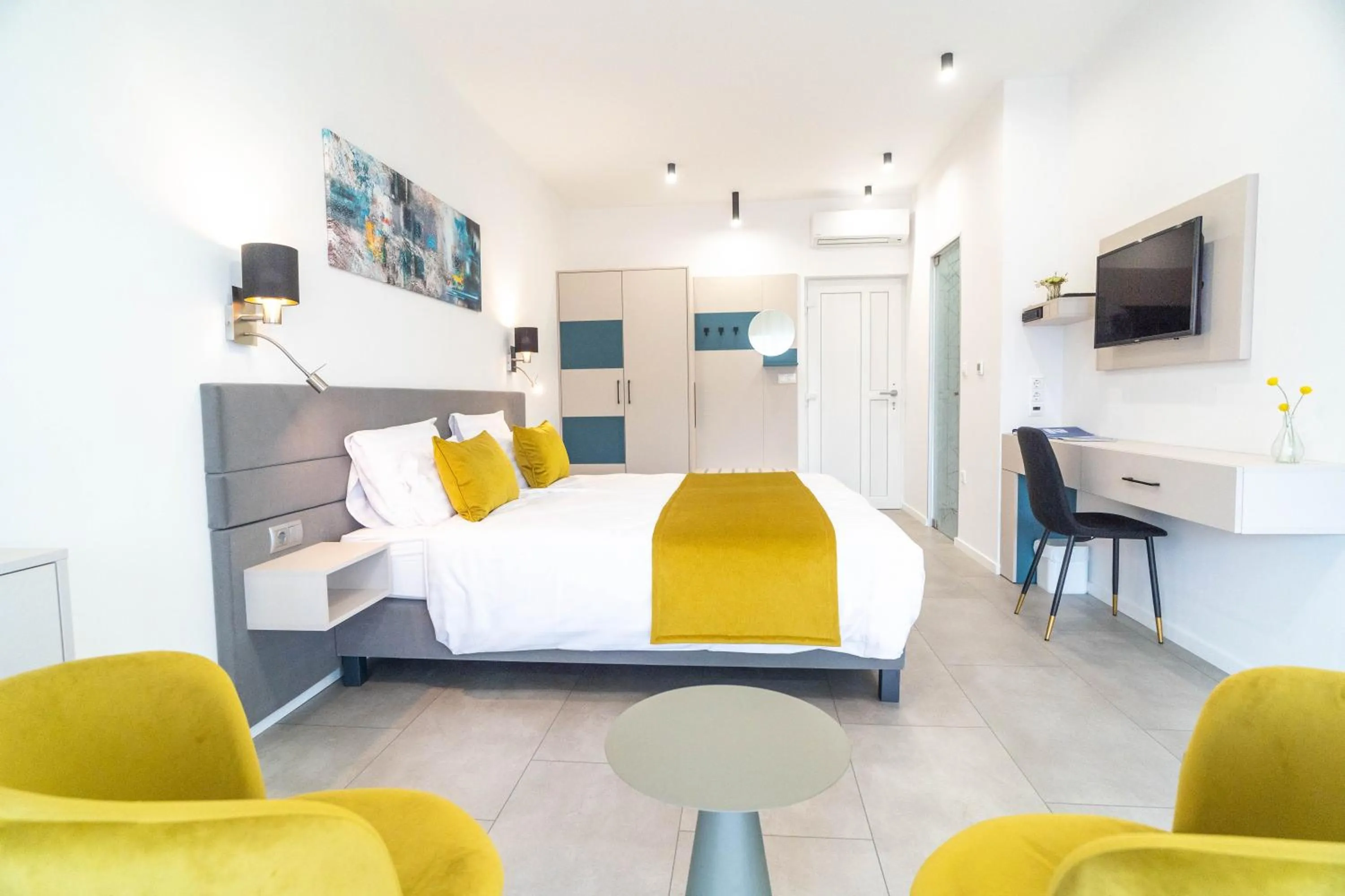 Photo of the whole room, Bed in La Vita Prémium Panzió
