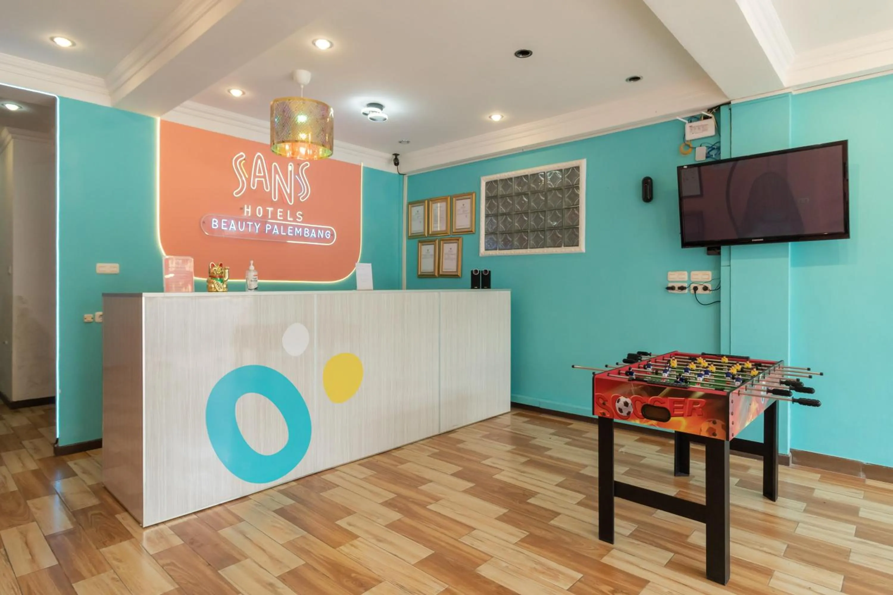 Lobby or reception in Sans Hotel Beauty Palembang