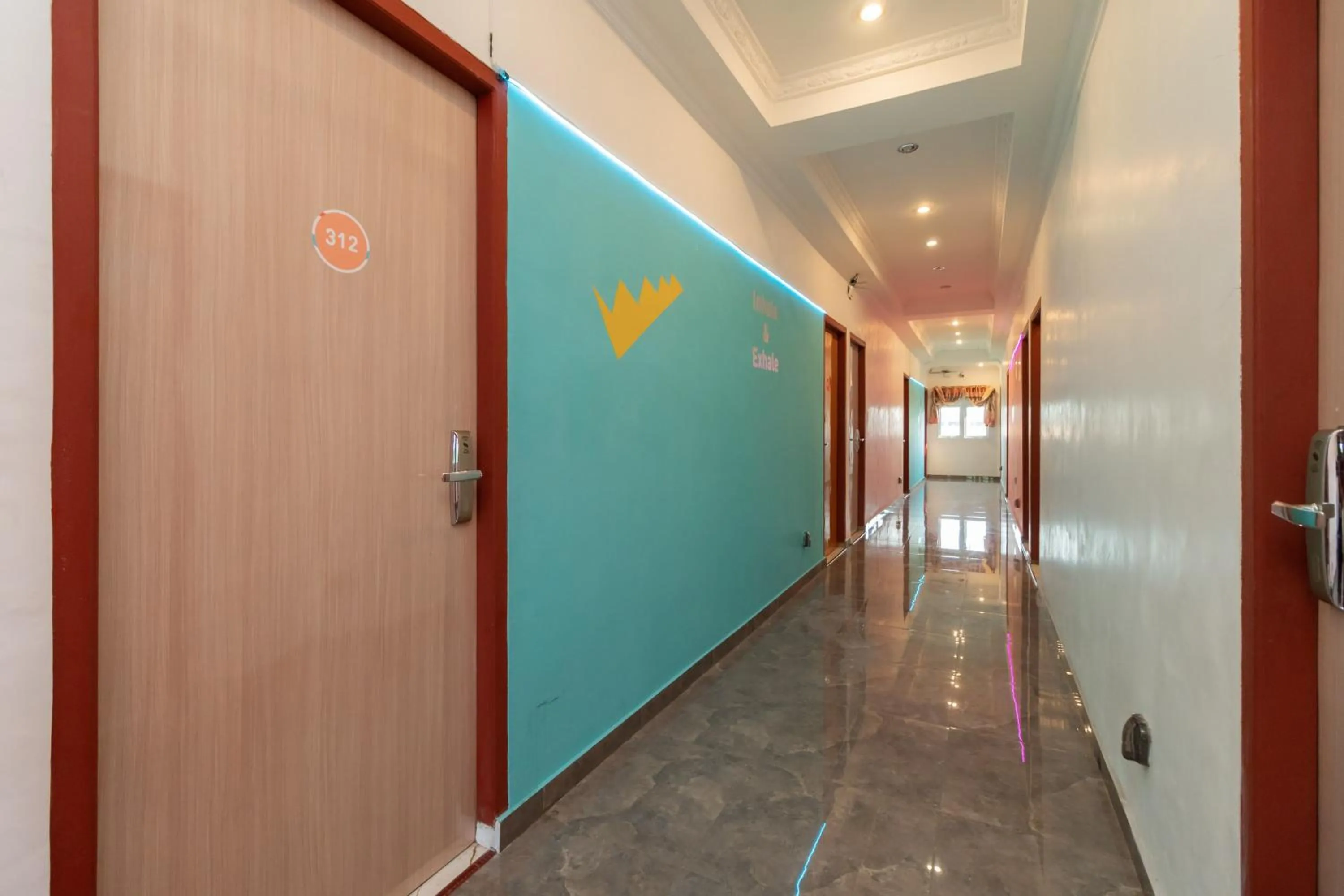 Facade/entrance in Sans Hotel Beauty Palembang