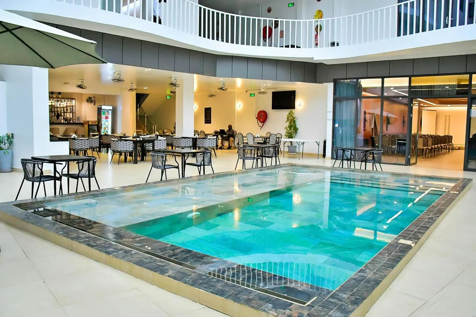 Swimming pool in AXIL HÔTEL